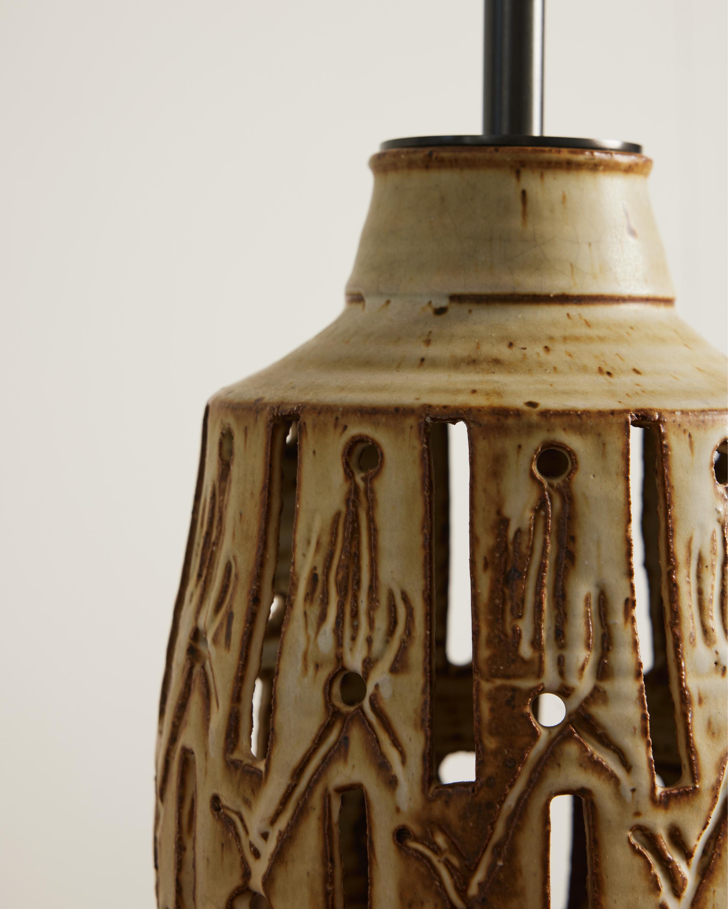 Tall Ceramic Table Lamp with Incised Details, Scandinavia, c. 1960 For Sale 2