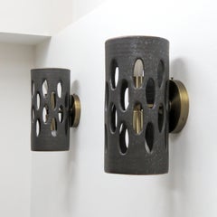 Lampada da parete alta in ceramica No.54 di Heather Levine