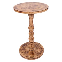 Runder Beistelltisch aus Massivholz - Handcrafted Intarsien - Char Finish