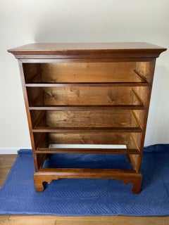 Comò alto in ciliegio stile Chippendale