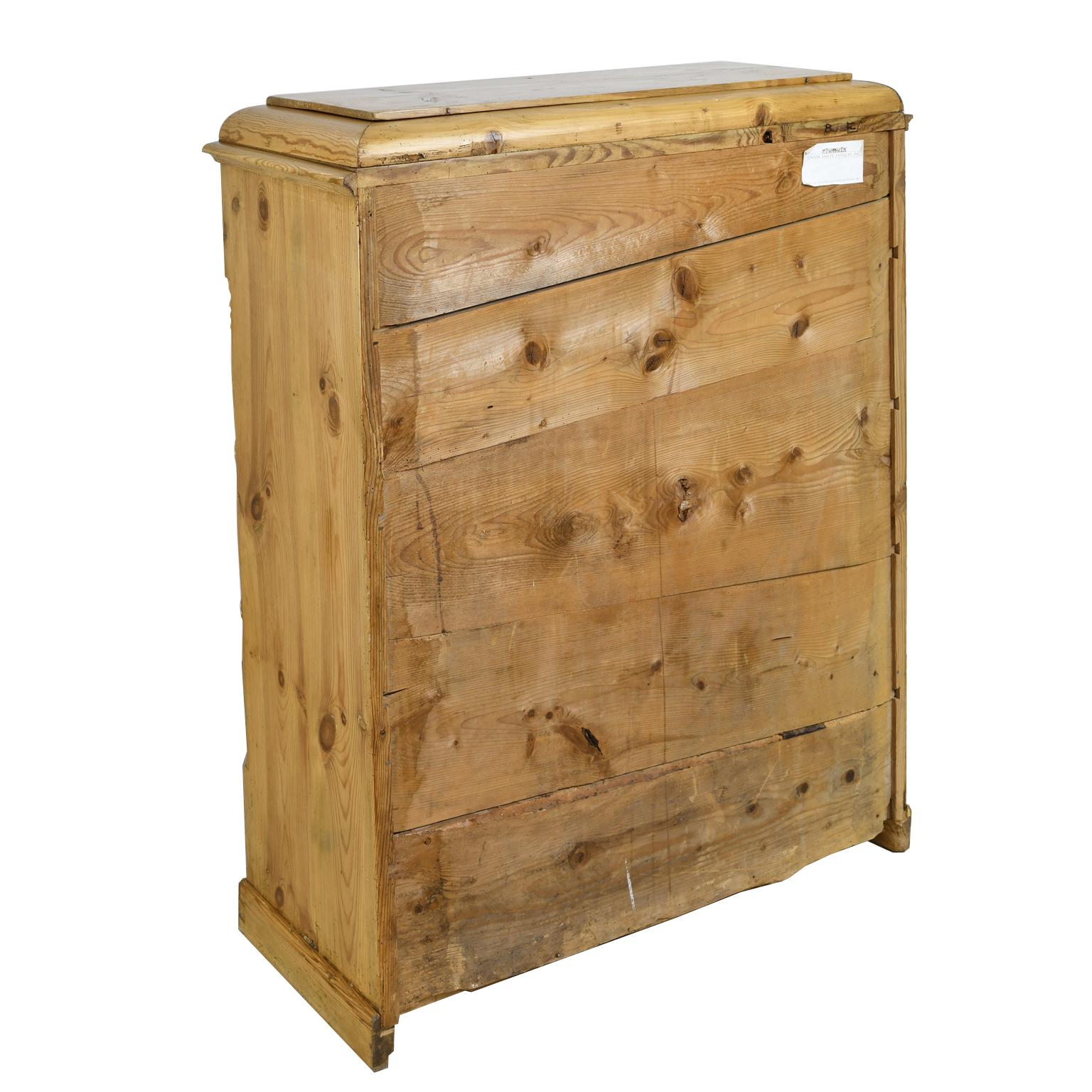 Tall Chest in Pine with Five Drawers, Northern Europe, circa 1820 In Good Condition For Sale In Miami, FL