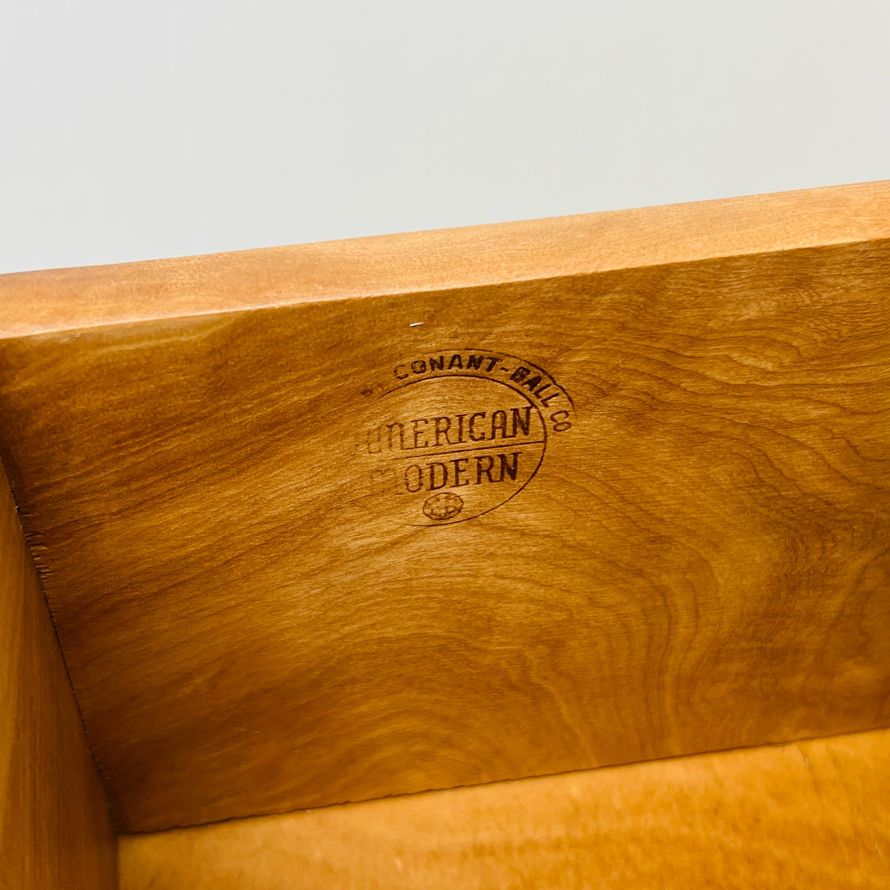 20ième siècle Grande commode/meuble à tiroirs de Russel Wright pour Conant Ball en vente