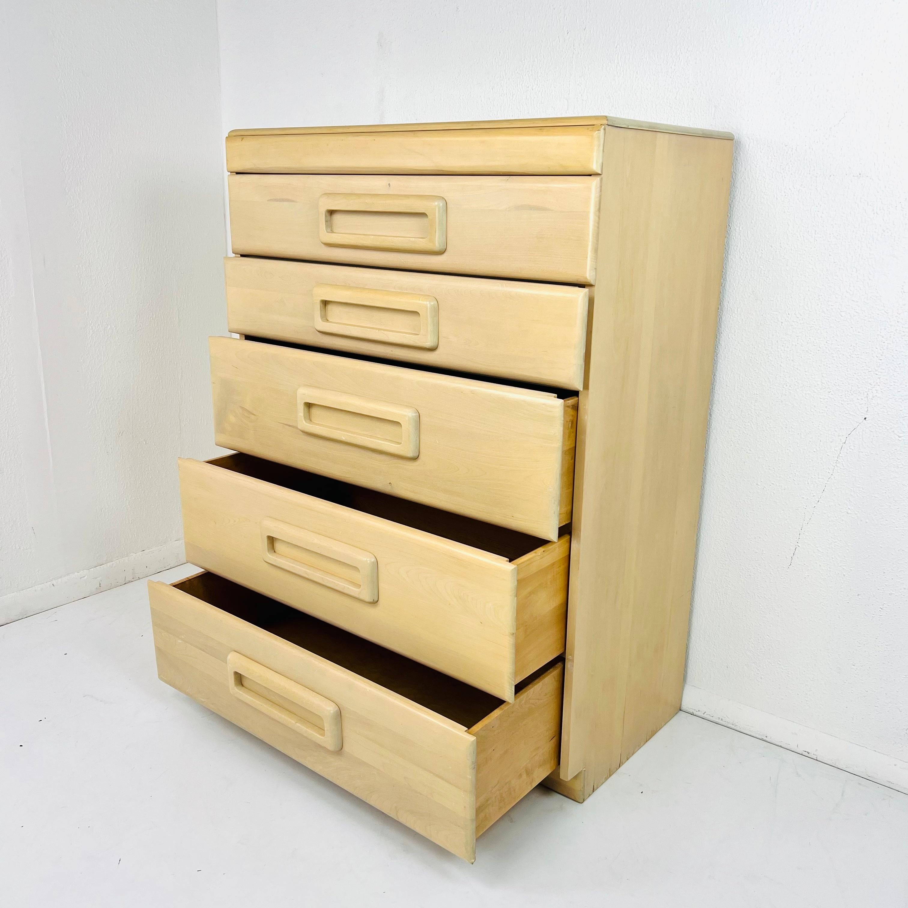 Bois Grande commode/meuble à tiroirs de Russel Wright pour Conant Ball en vente