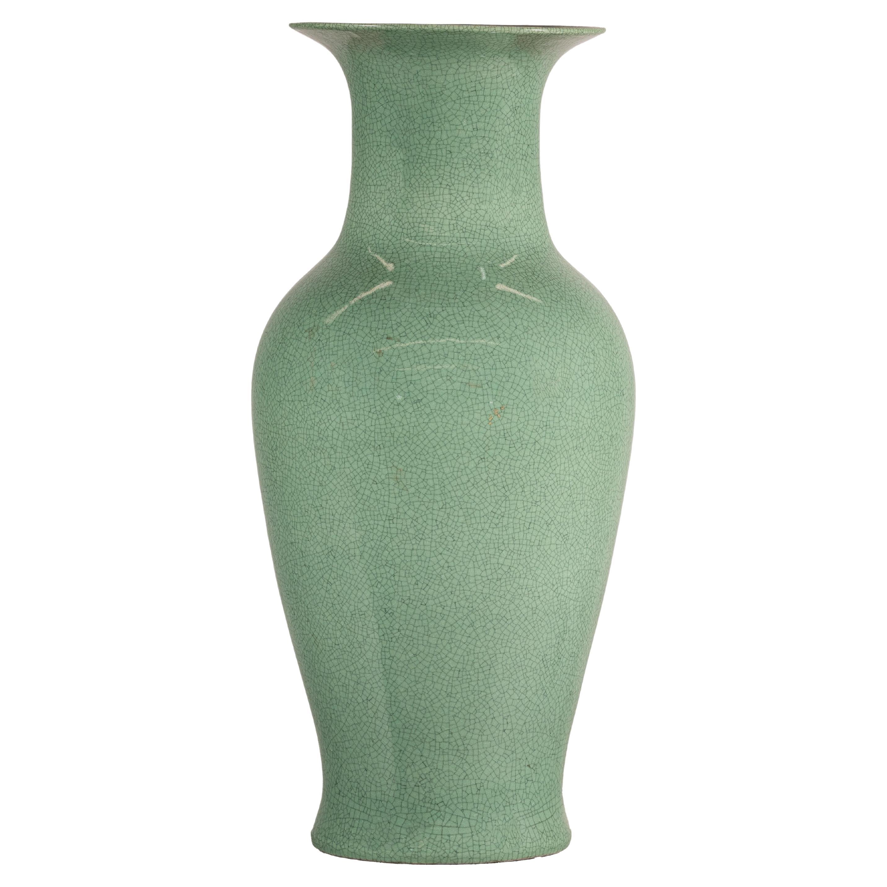 Alto vaso da palazzo cinese in celadon smaltato a crepe con bordo svasato, vintage
