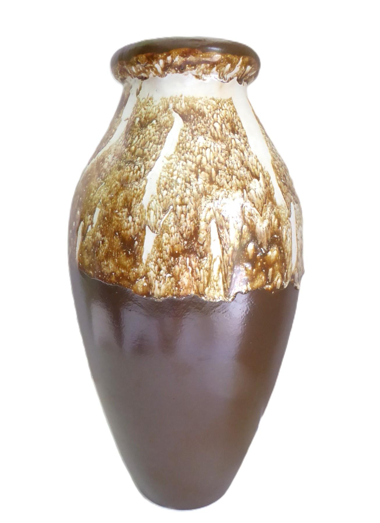 Mid-Century moderno Vaso da terra alto con smalto lavico al cioccolato in ceramica anni '40 USA in vendita