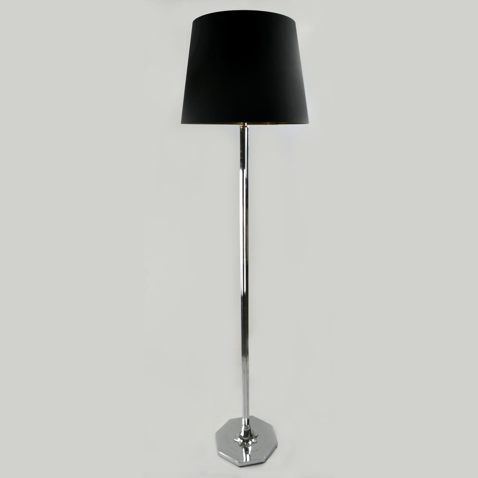 Tall Chrome French Art Deco Floor Lamp In Good Condition For Sale In London, GB