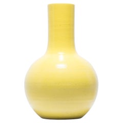 Vase à col roulé jaune citron
