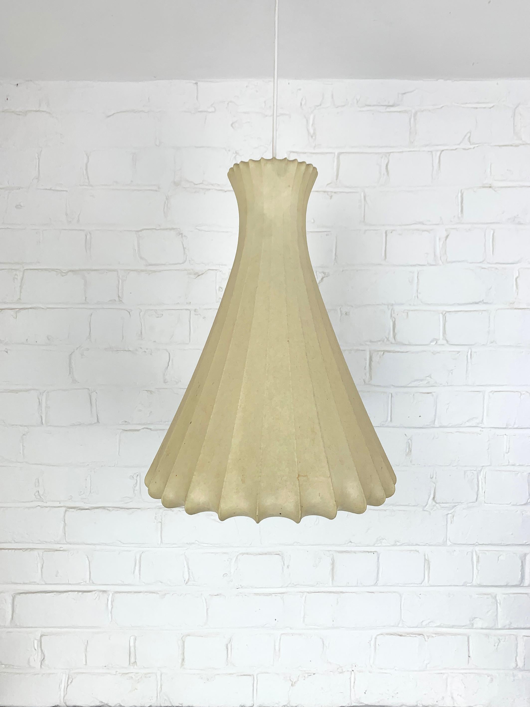 Tall Cocoon Pendant light, Friedel Wauer for Goldkant Leuchten, 1960s For Sale 2