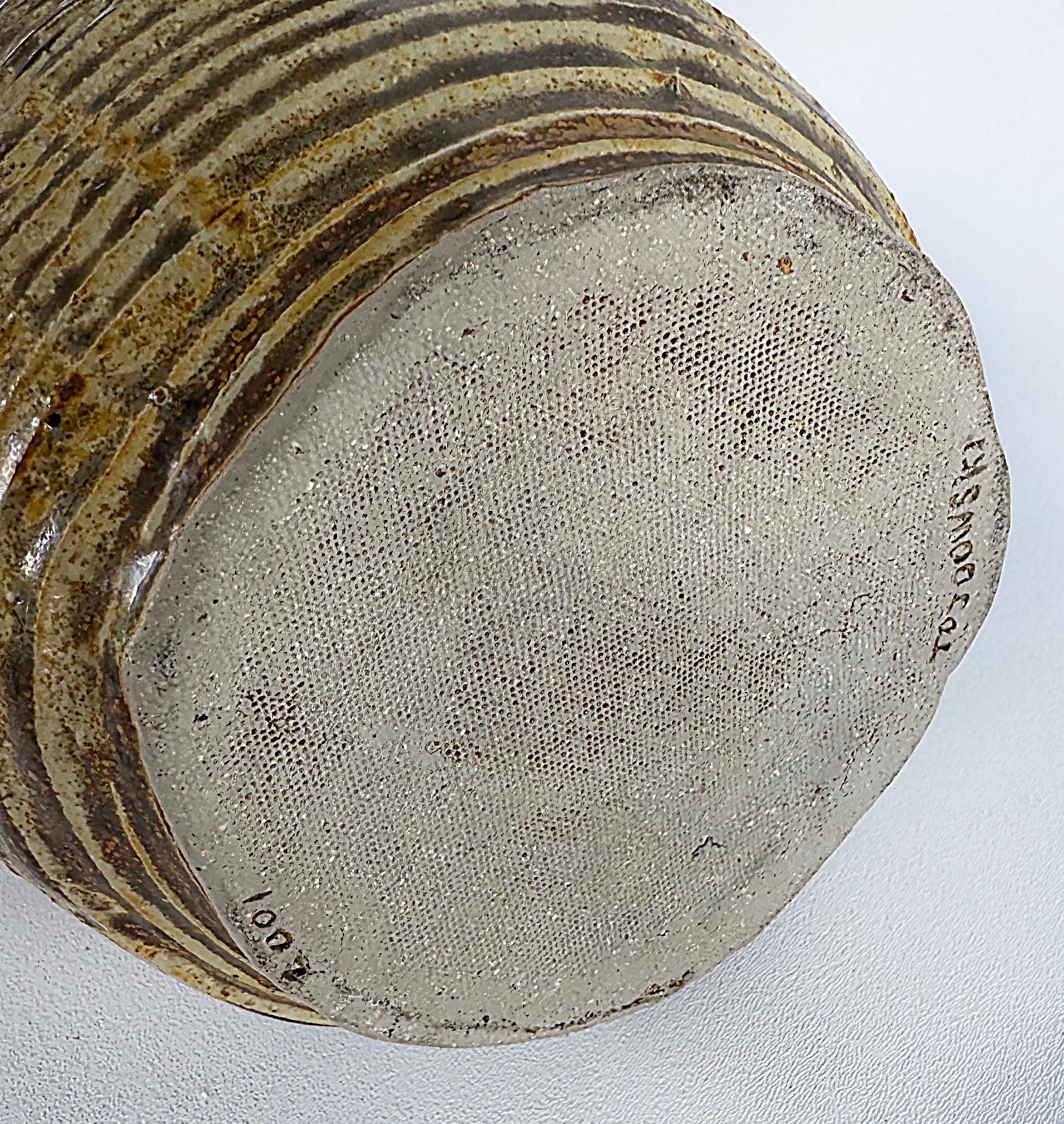 Große Spule Töpferei Drizzle Glasur Hand gebaut Vase signiert Tojoowski 2001 im Zustand „Gut“ im Angebot in Miami, FL