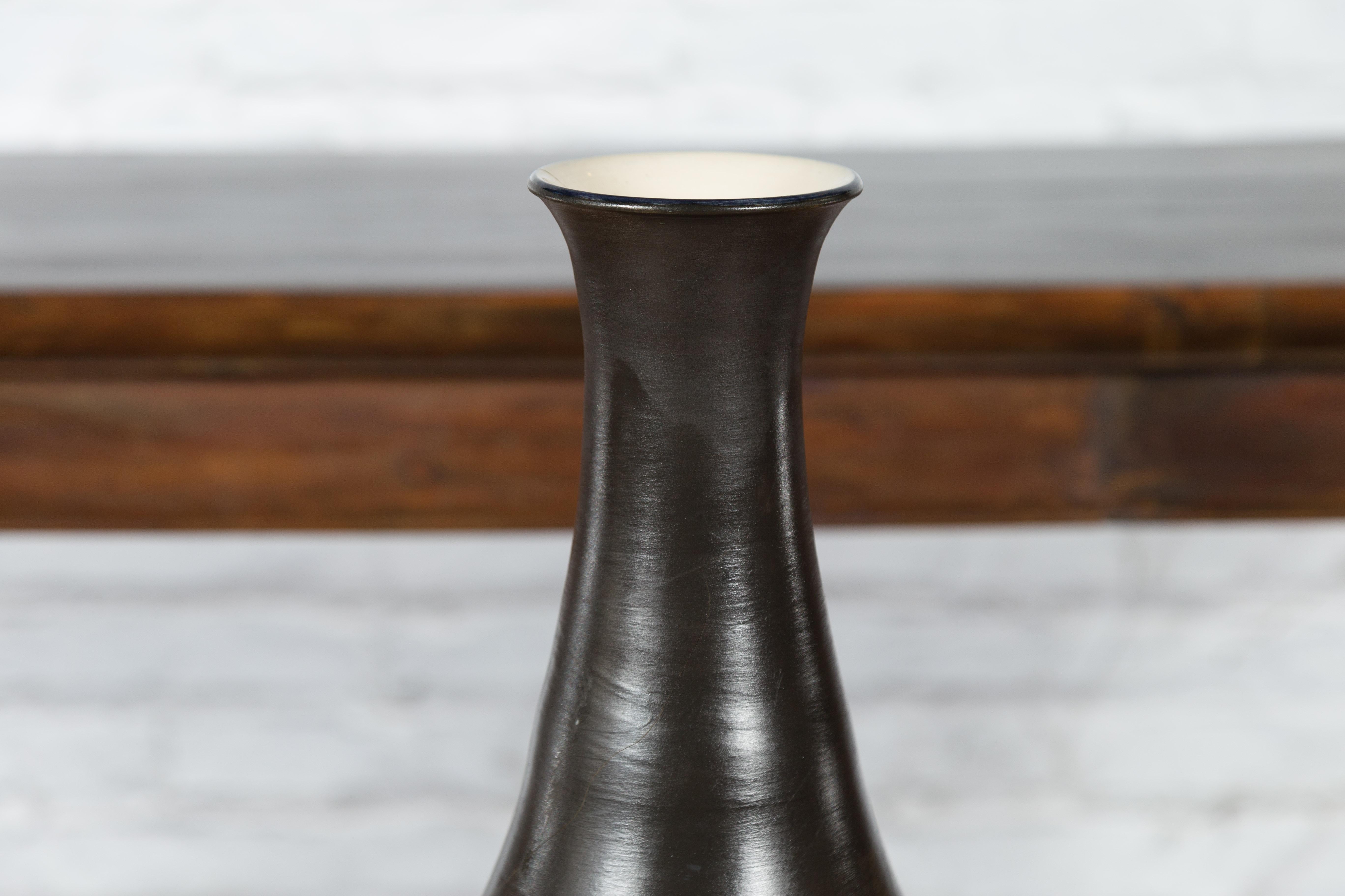 Tall Contemporary Artisan Prem Collection Black Neck Vase White Dripping Décor In Good Condition For Sale In Yonkers, NY