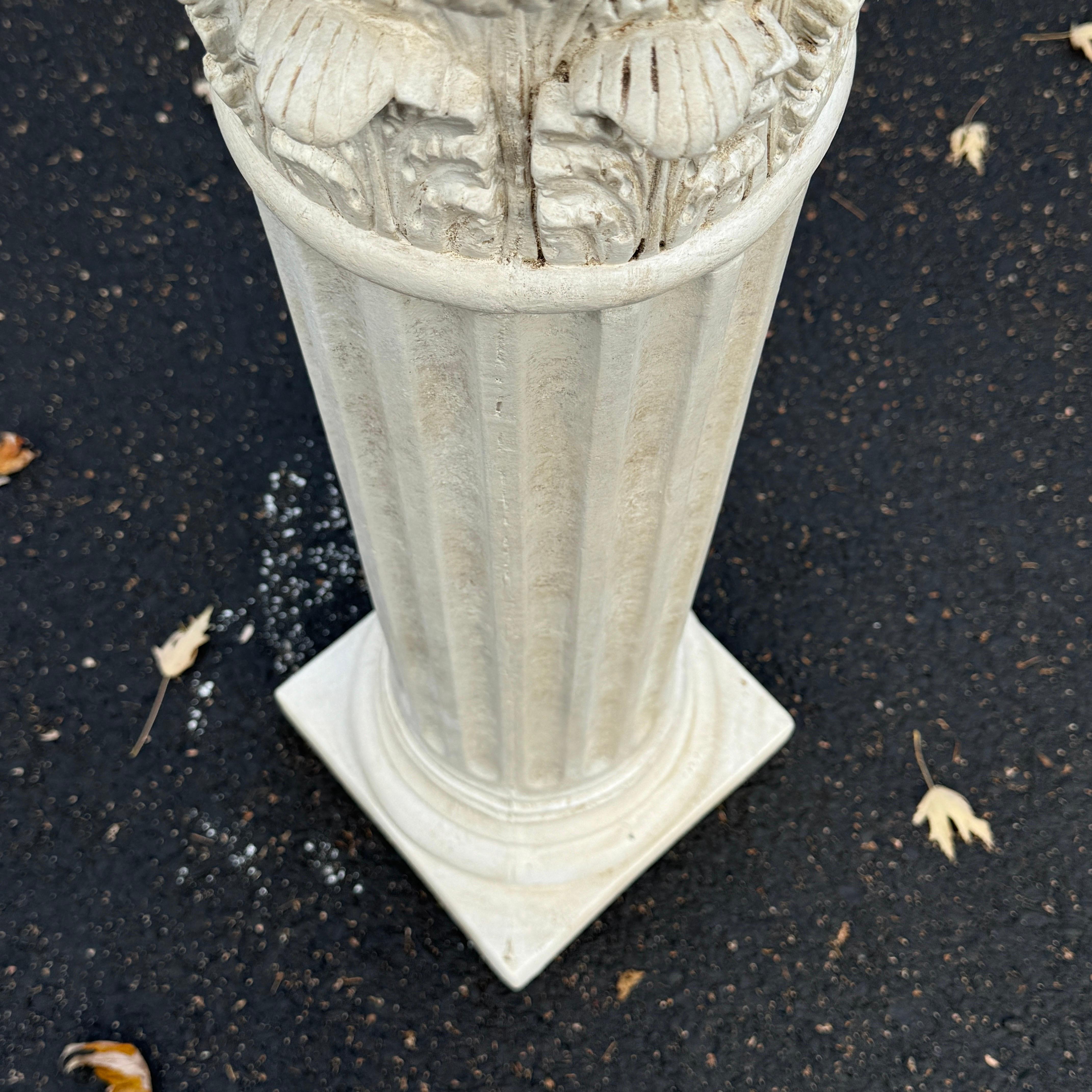 Piantana con colonna corinzia dipinta in gesso e gesso in vendita 4