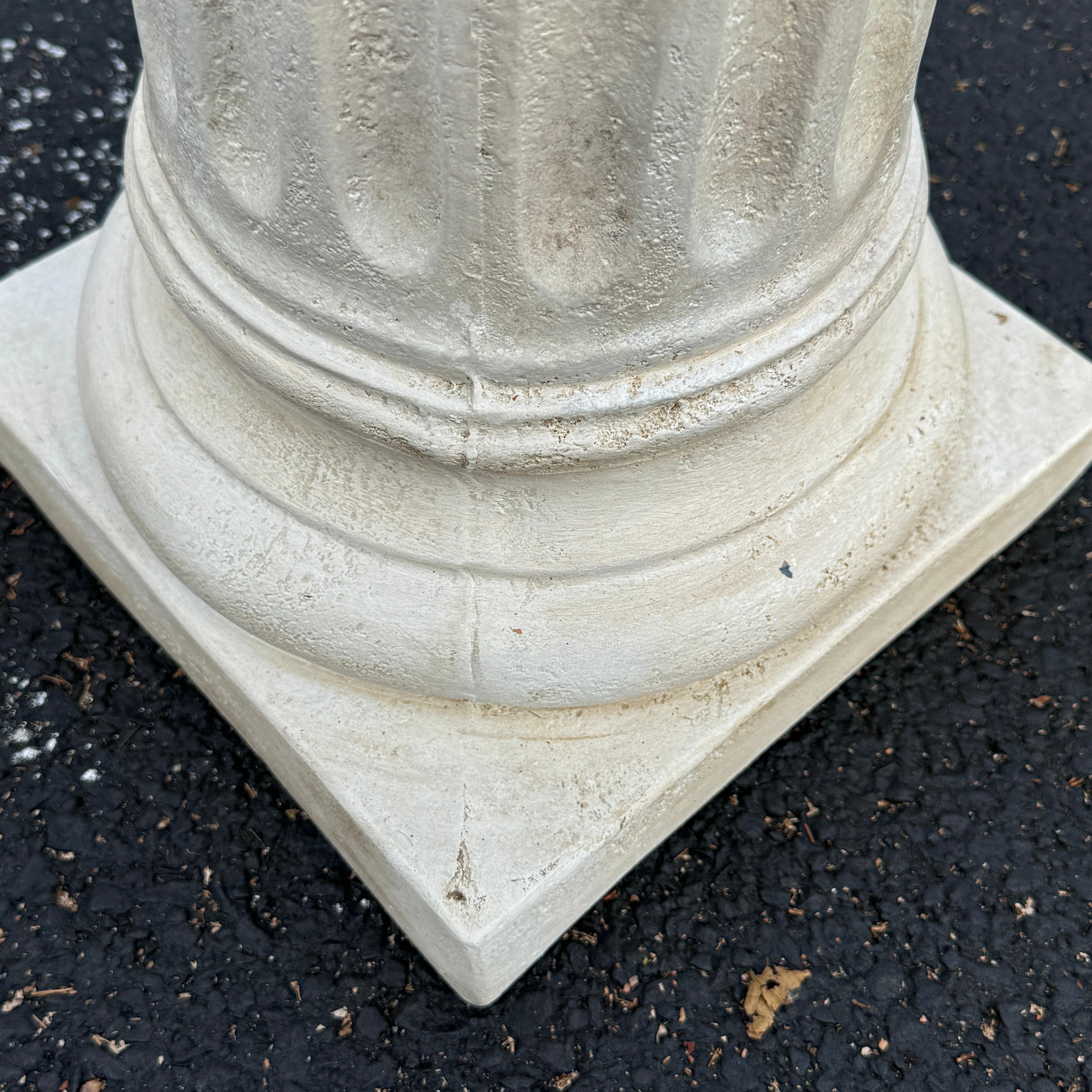 Piantana con colonna corinzia dipinta in gesso e gesso in vendita 5