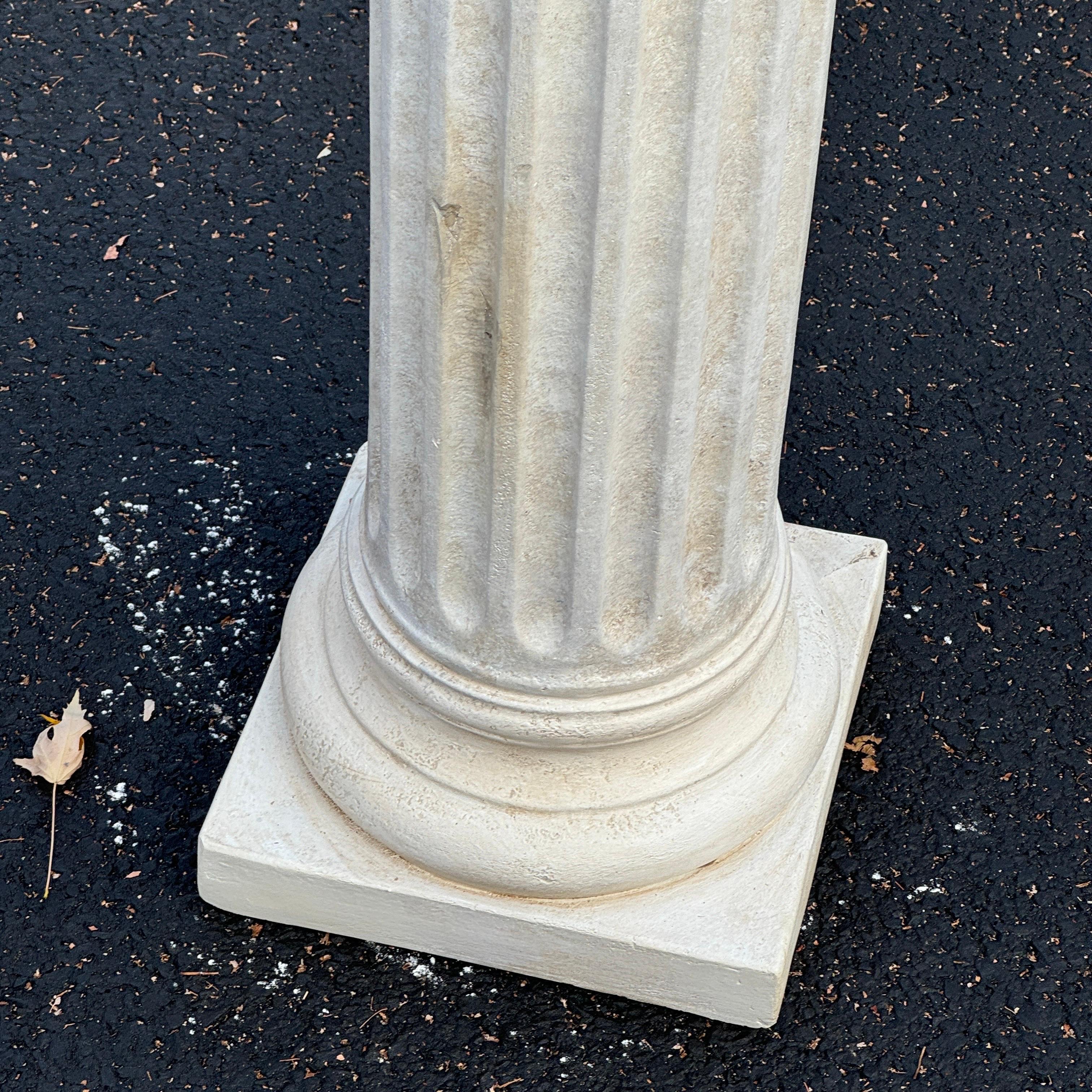 Piantana con colonna corinzia dipinta in gesso e gesso in vendita 6