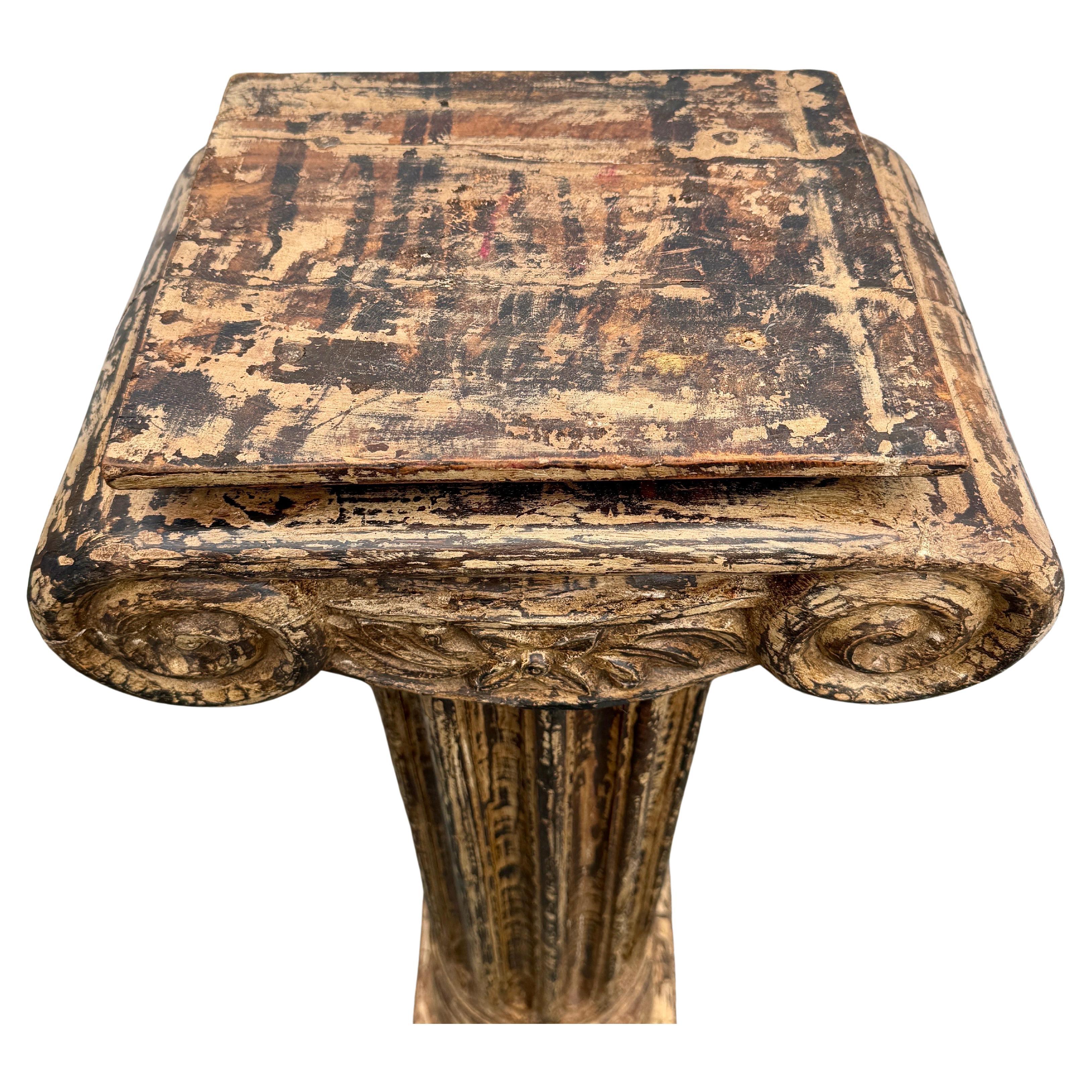 XX secolo Piedistallo alto in legno con colonna corinzia in vendita