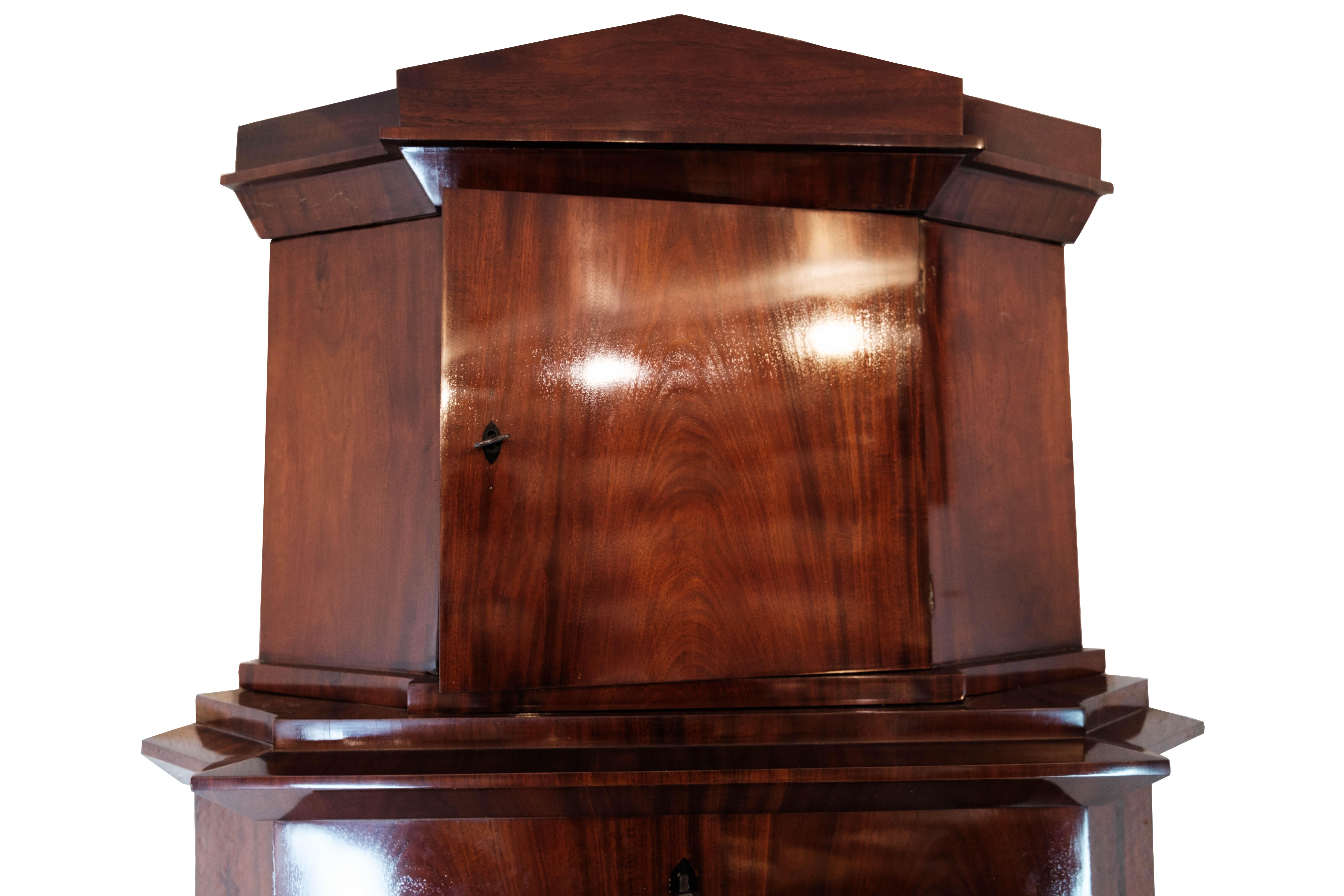 Tall Corner Cabinet/Secretaire in Mahogany, 1840s For Sale 1