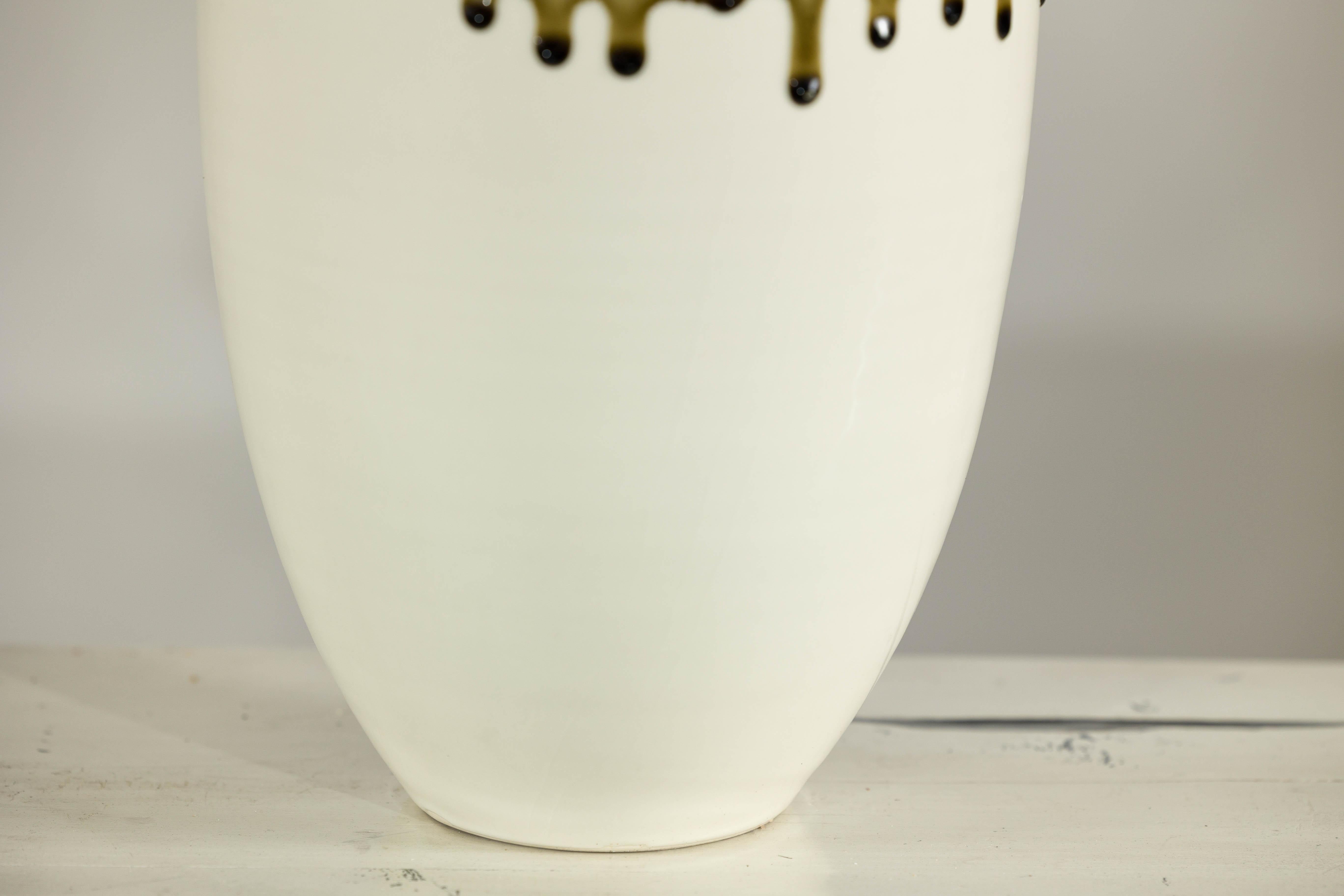 Tall Cream and Olive Glazed Artisan Vase with Expressive Drip Rim in vendita 1