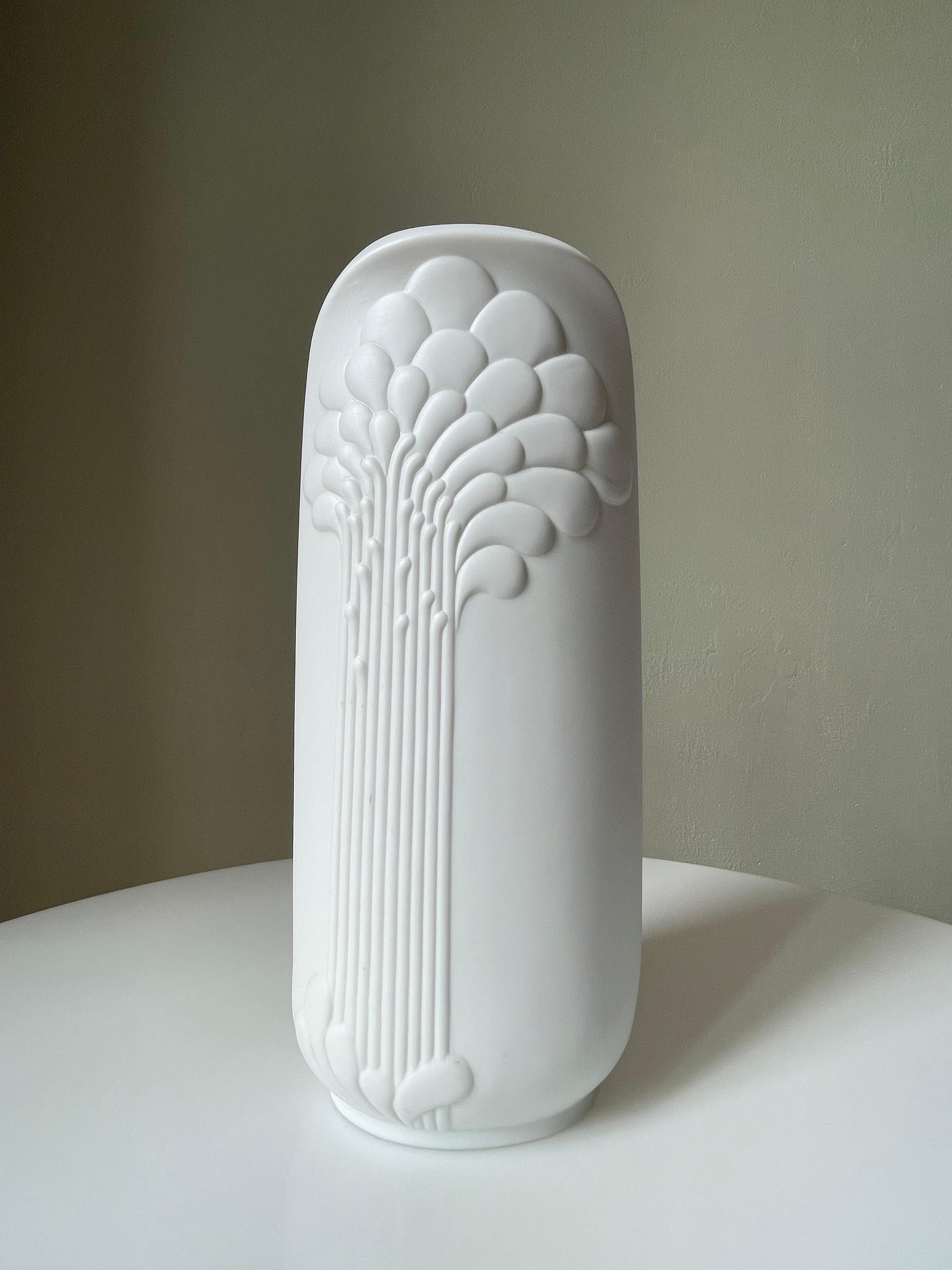 Michaela Frey for Kaiser Tall White Art Deco Bisque Porcelain Vase, 1960s For Sale 5