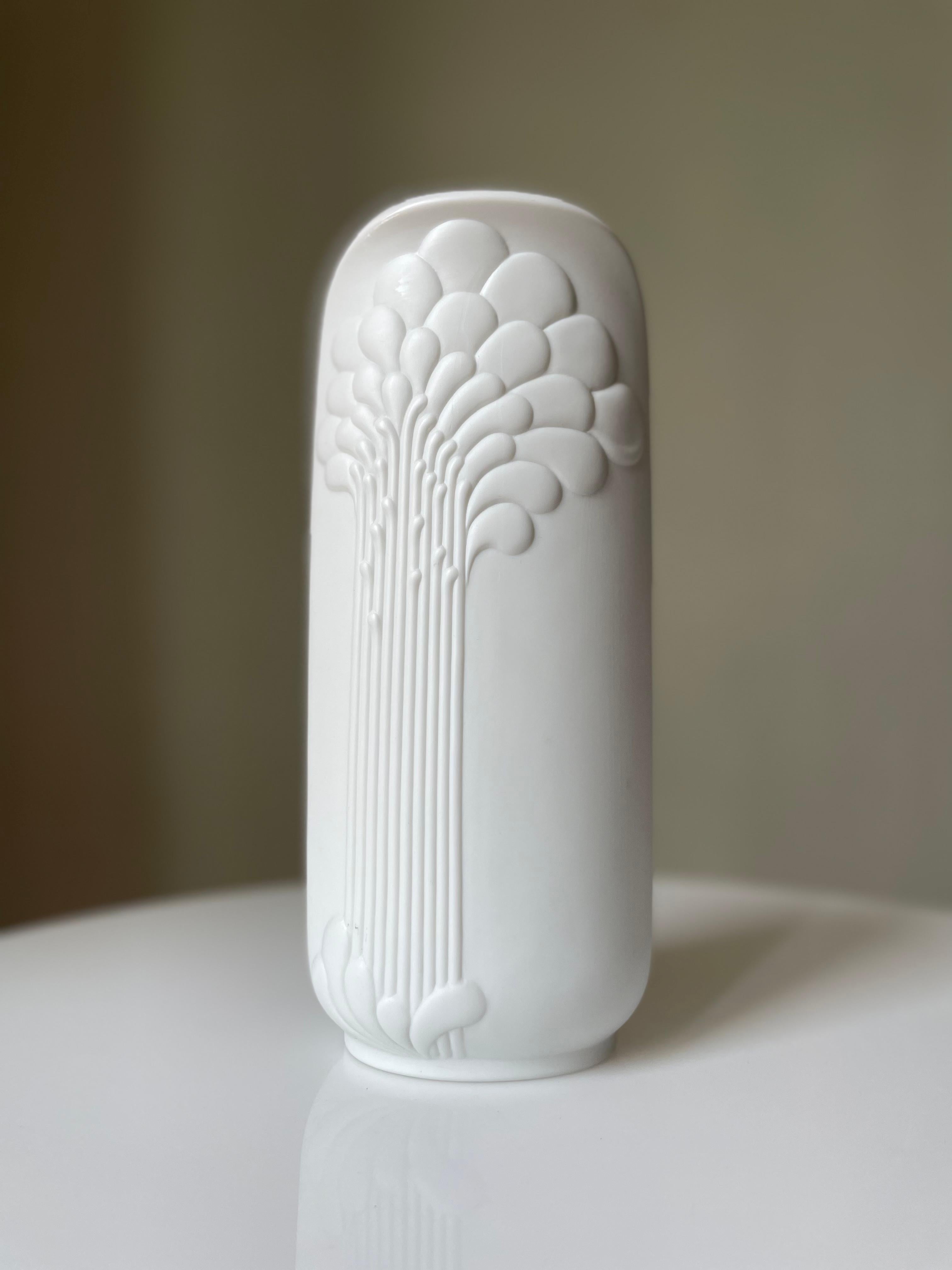 German Michaela Frey for Kaiser Tall White Art Deco Bisque Porcelain Vase, 1960s For Sale
