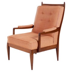 Fauteuil de salon à dossier en bois de cerf, grand et galbé, reverni et rembourré dans votre tissu.