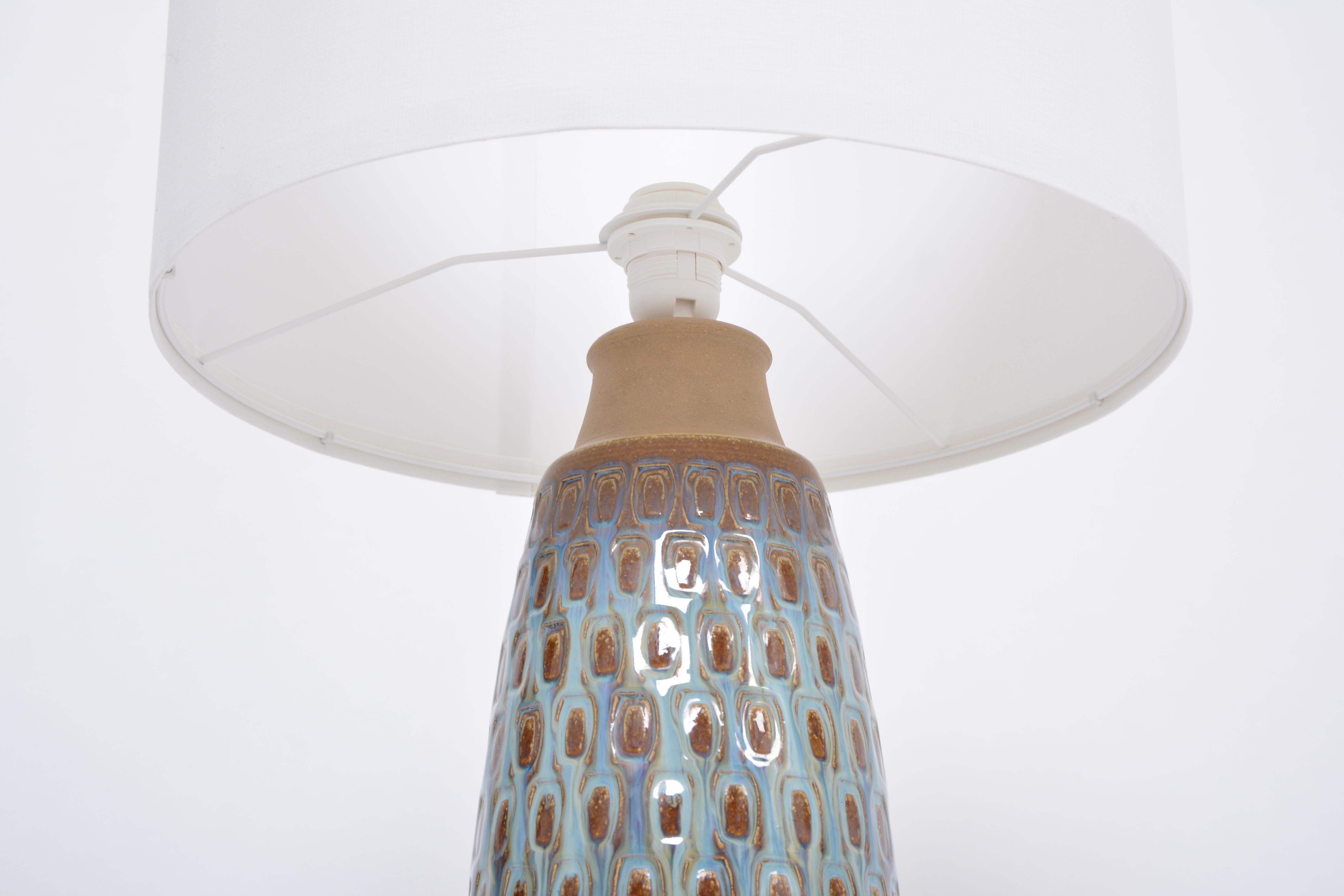 Tall Danish Mid-Century Modern Ceramic Table Lamp Model 3017 by Soholm In Good Condition For Sale In Berlin, DE