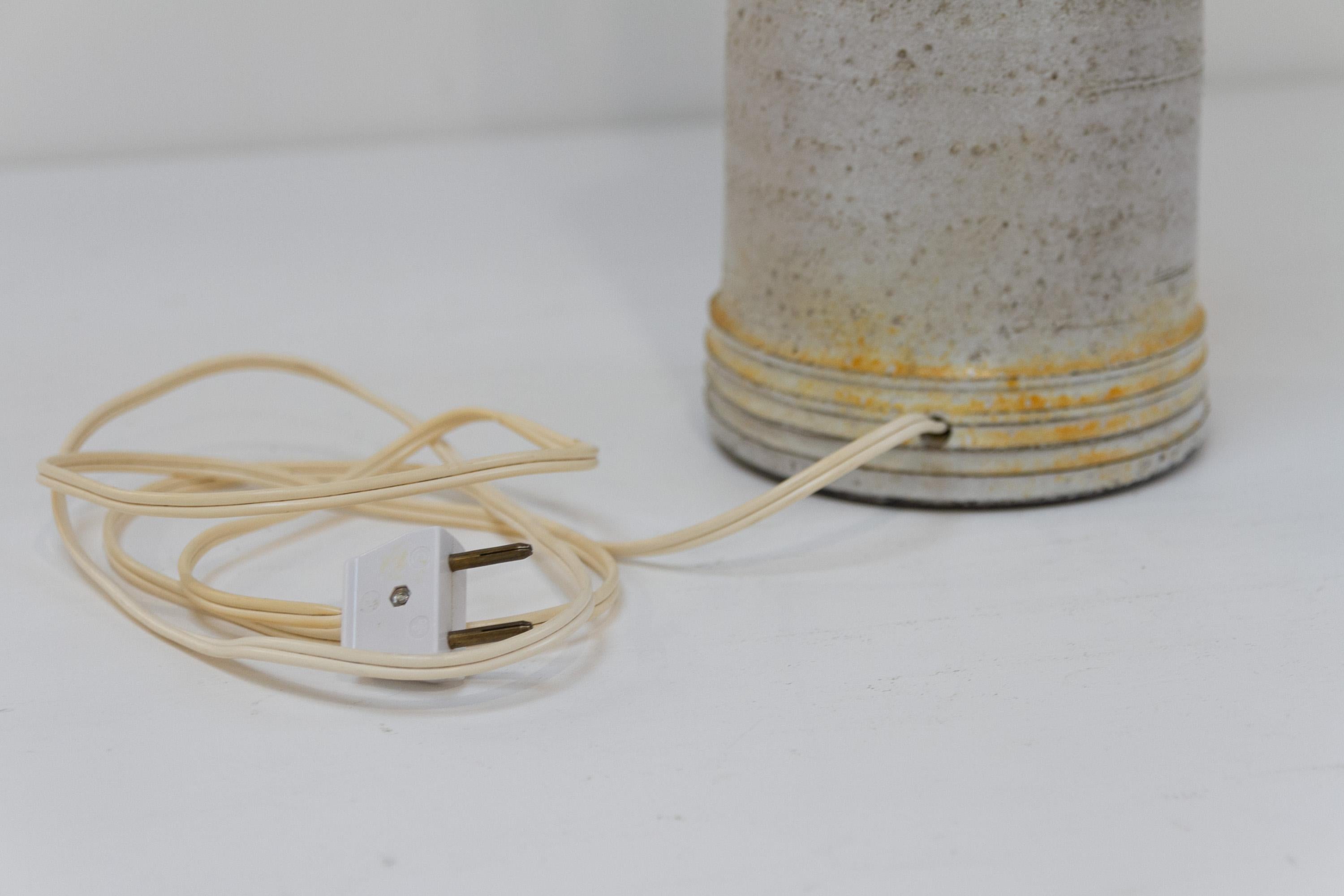 Grande lampe de table danoise en grès du milieu du siècle par Frimann, 1970. en vente 9