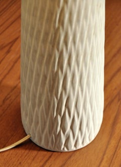 Große dänische cremefarbene Keramik-Tischlampe, 1950er Jahre