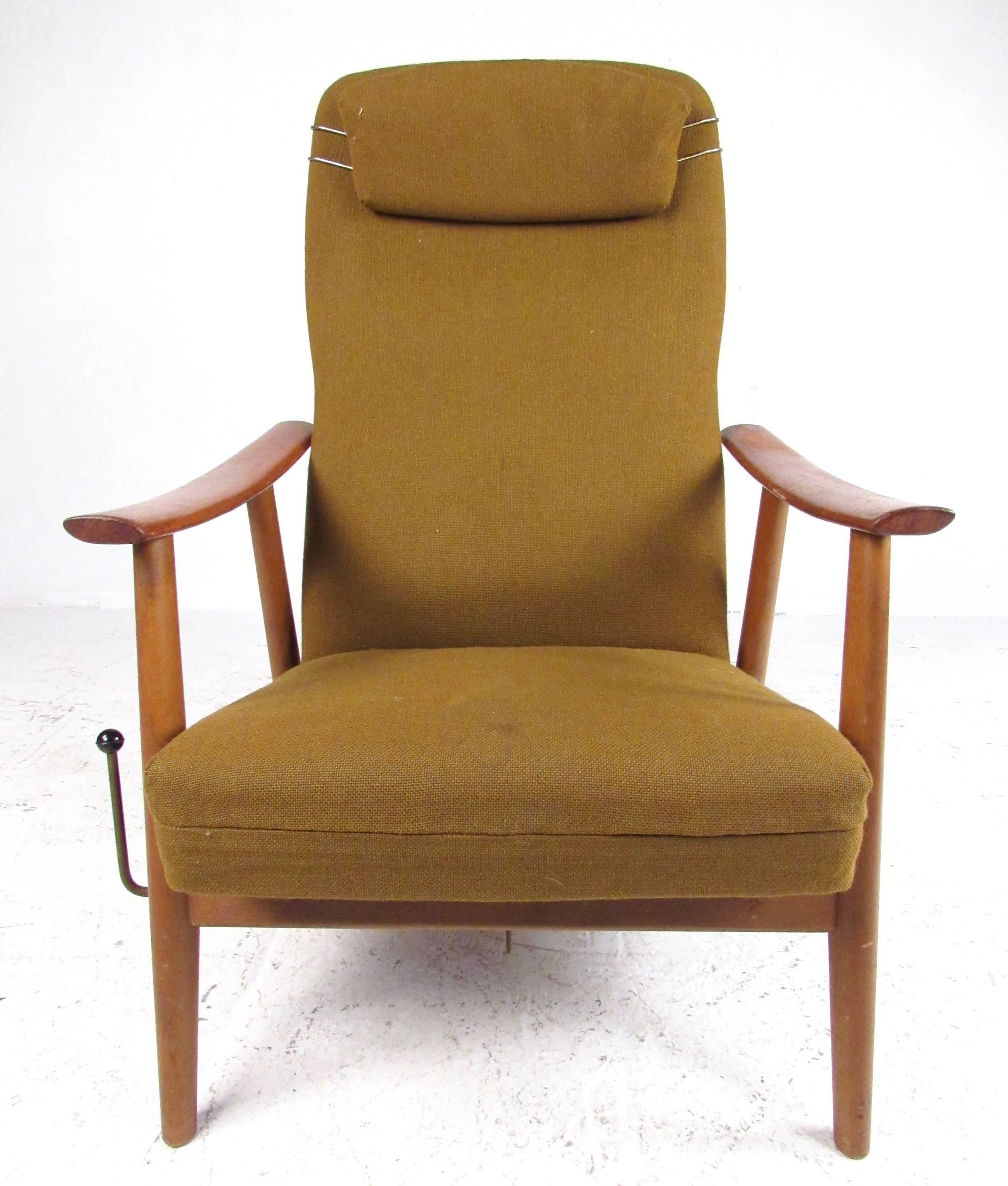 Scandinave moderne Grande chaise longue danoise moderne en vente
