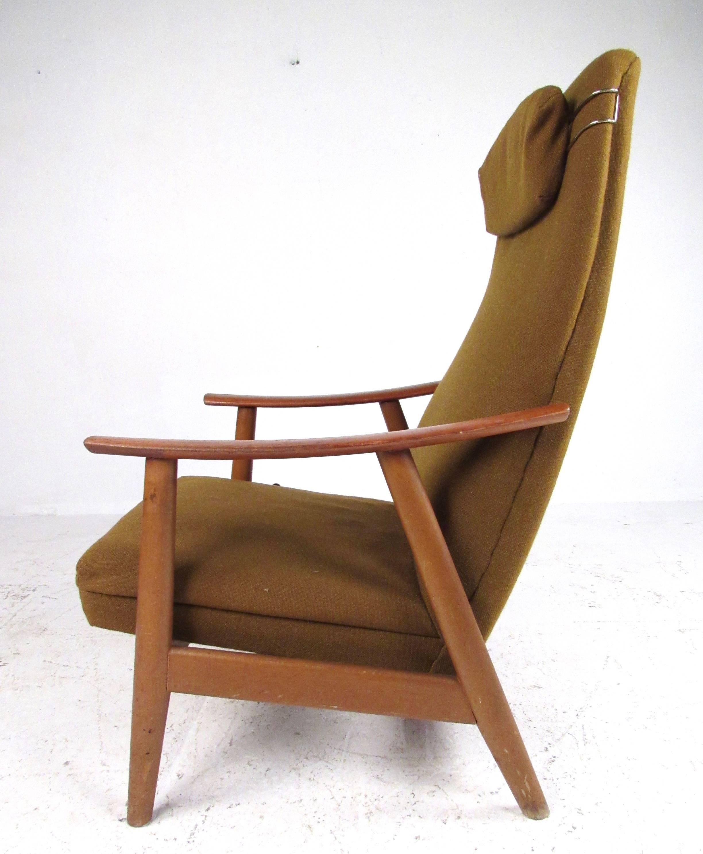 Scandinave Grande chaise longue danoise moderne en vente