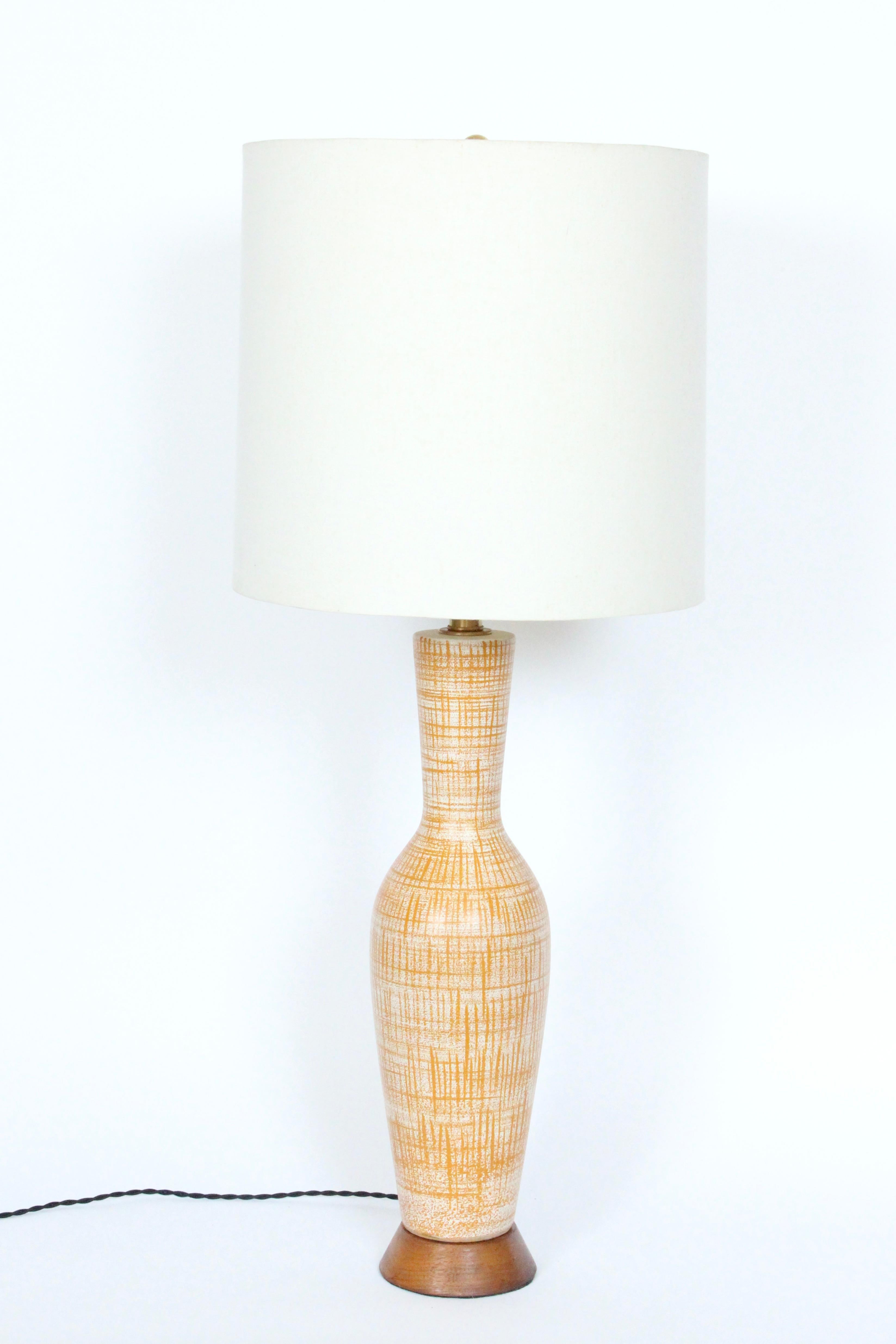 Tall Design Technics Pottery White Table Lamp with Woven Rust Pattern, 1950's For Sale 6