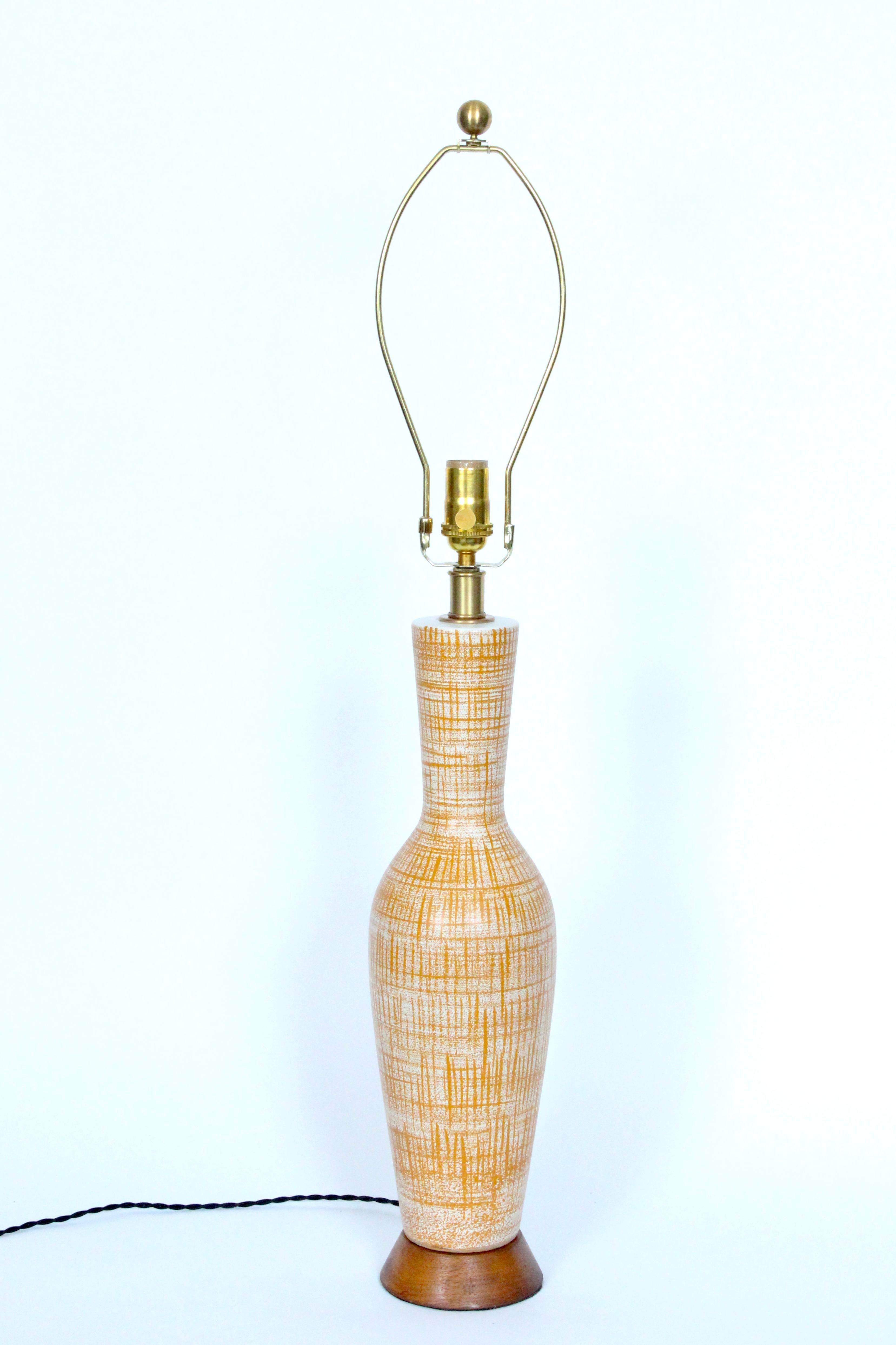 Tall Design Technics Pottery White Table Lamp with Woven Rust Pattern, 1950's In Good Condition For Sale In Bainbridge, NY