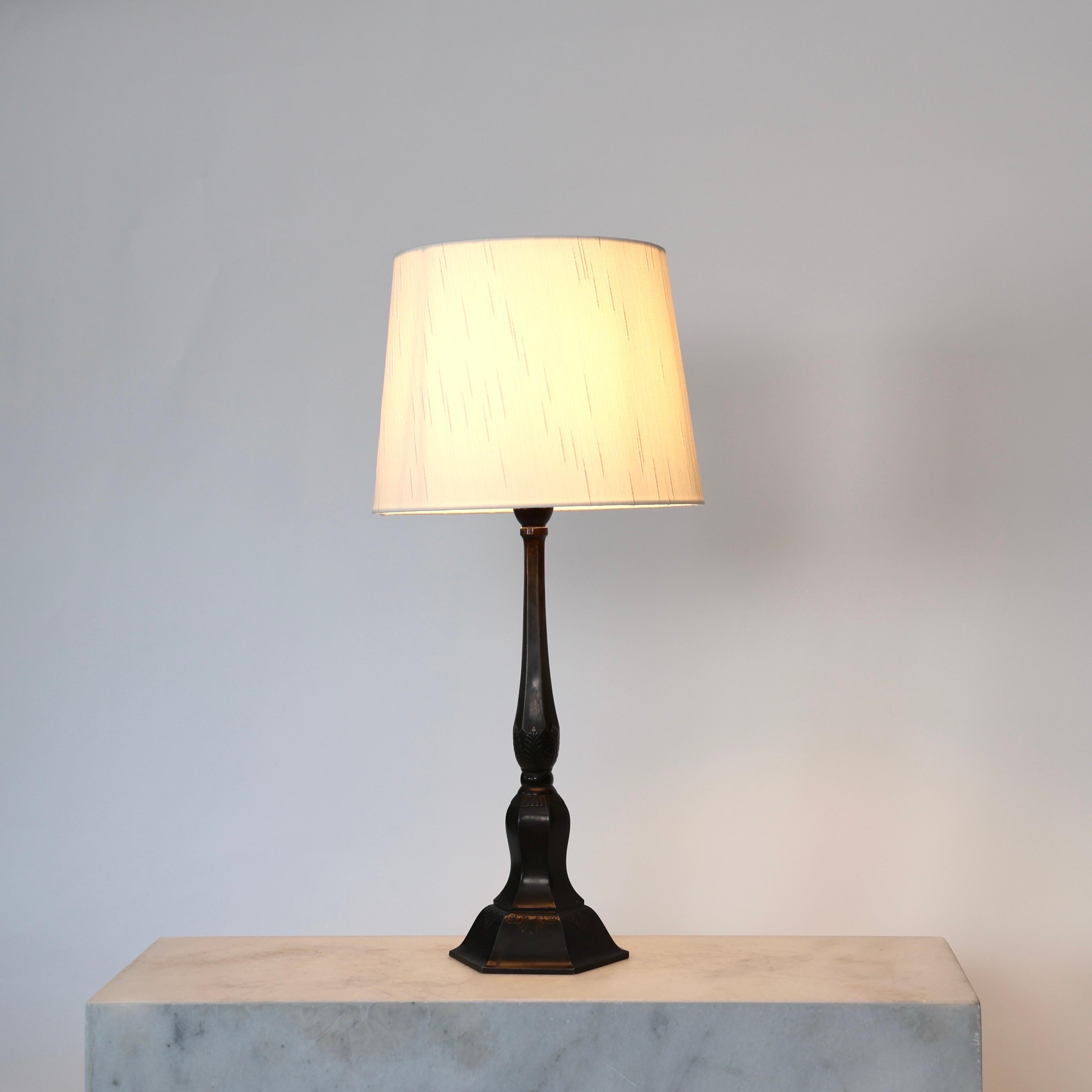 Tall Diskometal Table Lamp by Just Andersen, 1920s, Denmark In Fair Condition For Sale In Værløse, DK