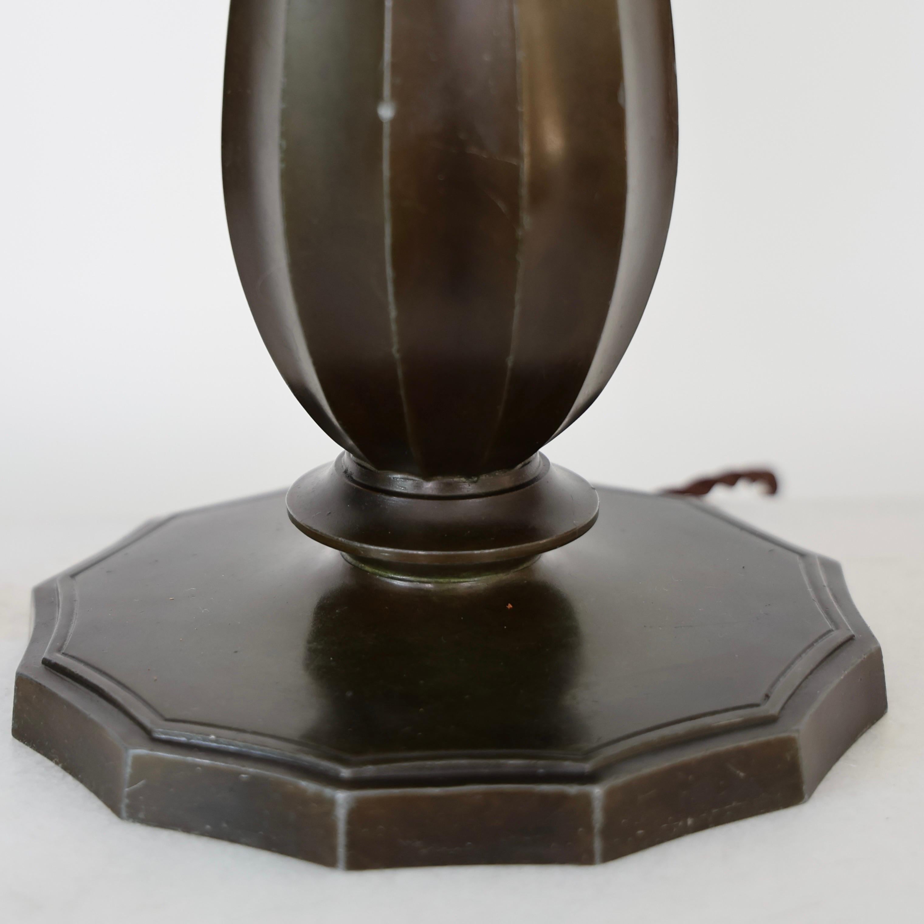 Grande lampe de table Diskometal par Just Andersen, années 1940, Danemark en vente 5