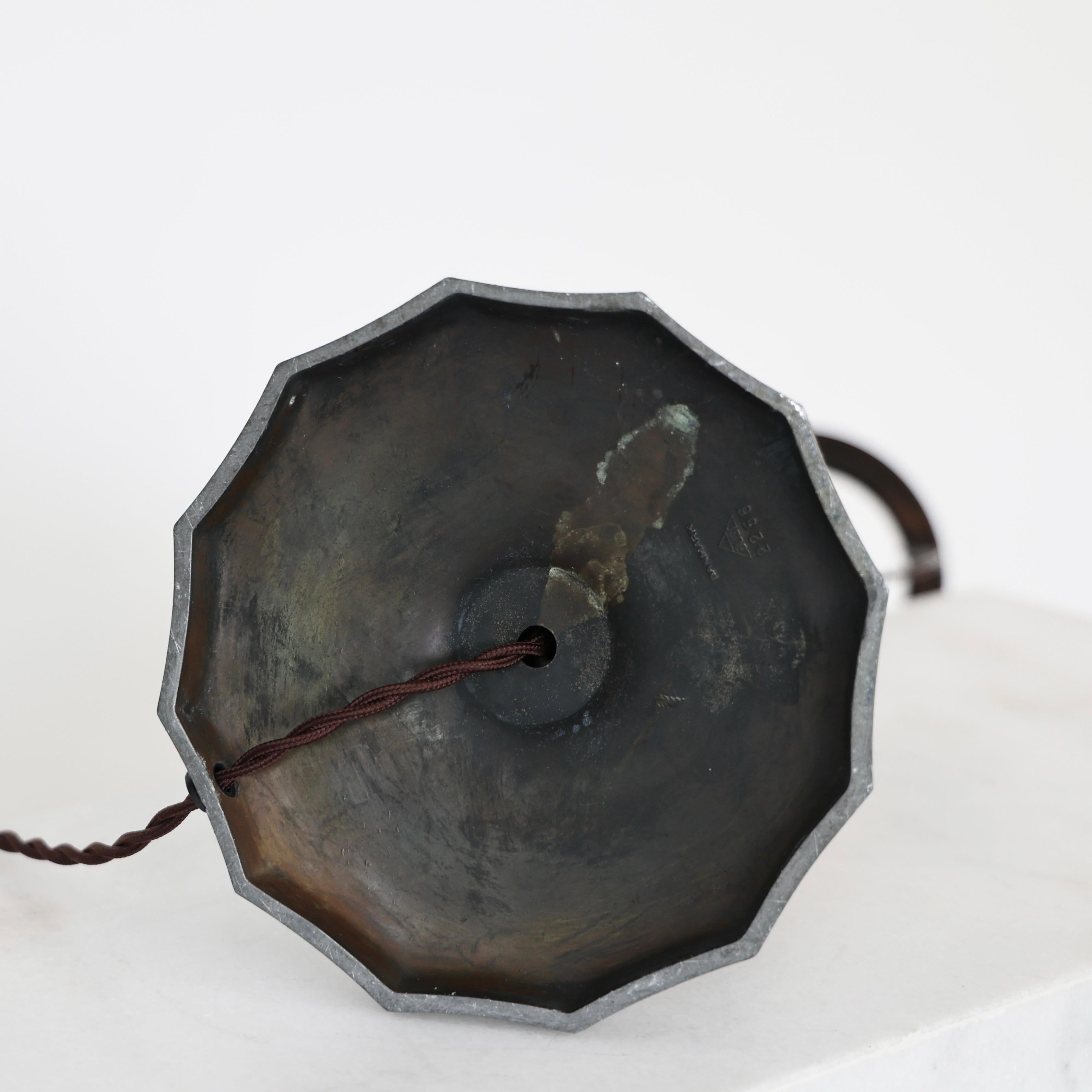 Grande lampe de table Diskometal par Just Andersen, années 1940, Danemark en vente 7