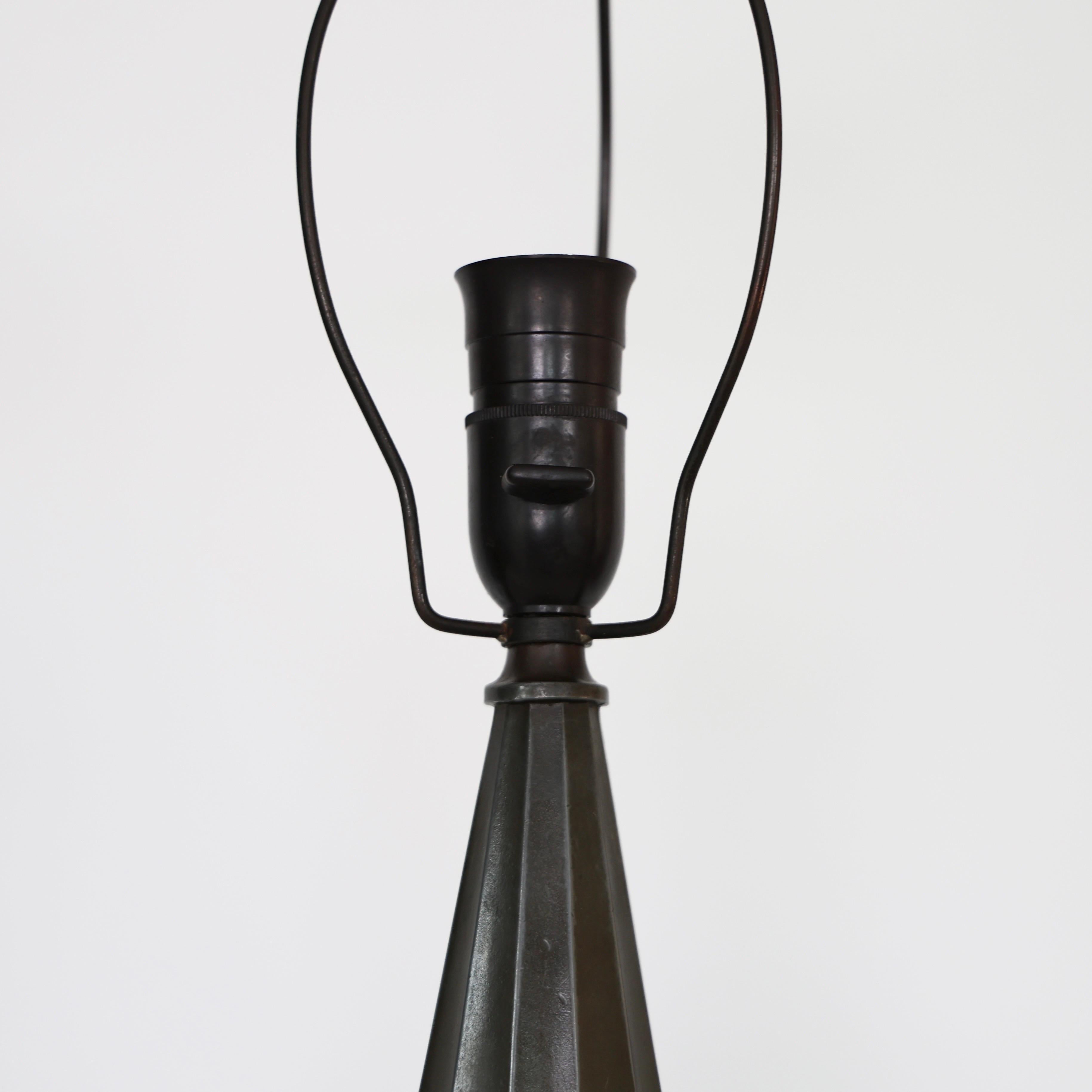Grande lampe de table Diskometal par Just Andersen, années 1940, Danemark en vente 2