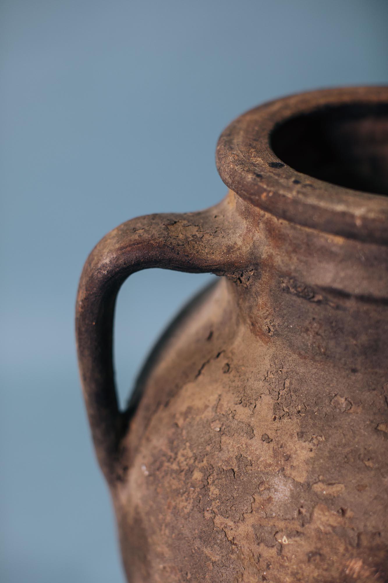 Vaso alto a doppio manico in terracotta, inizio XX secolo, Ves mediterraneo in vendita 2