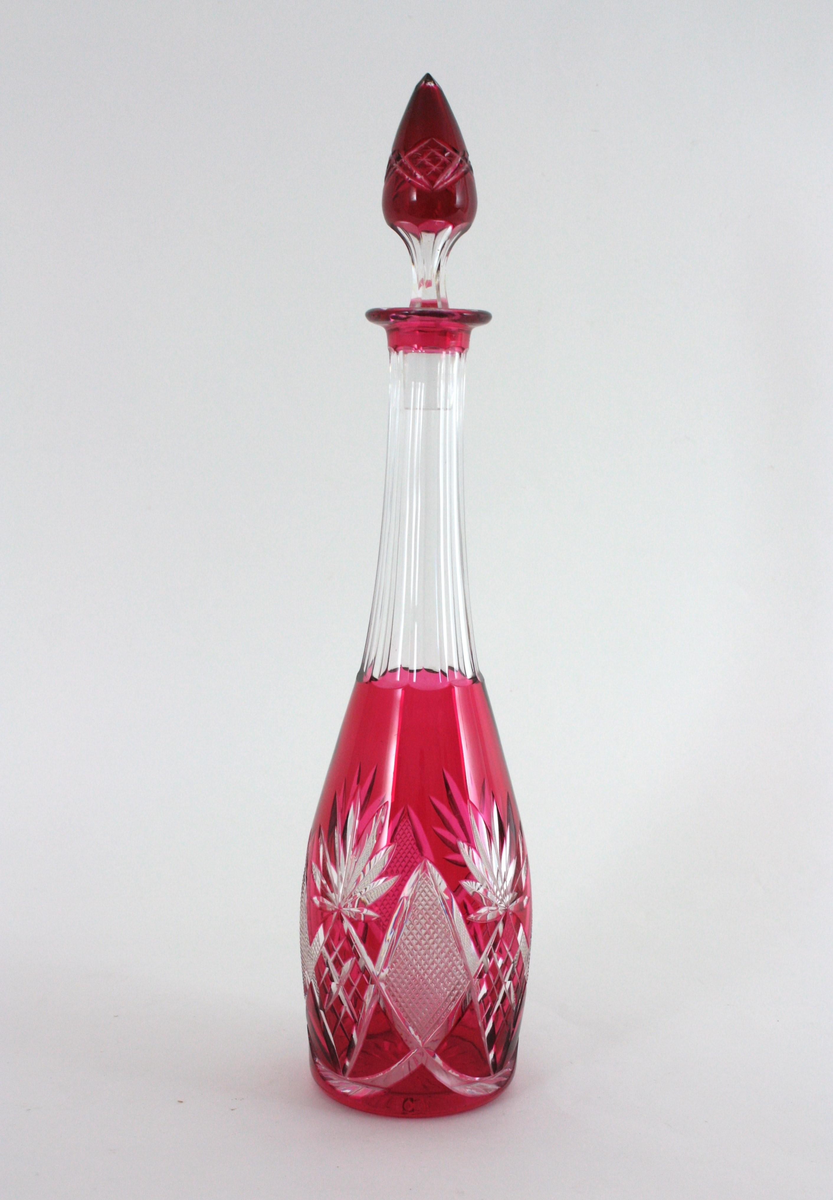 Decanter alto per liquori in cristallo rosa e trasparente in vendita 2