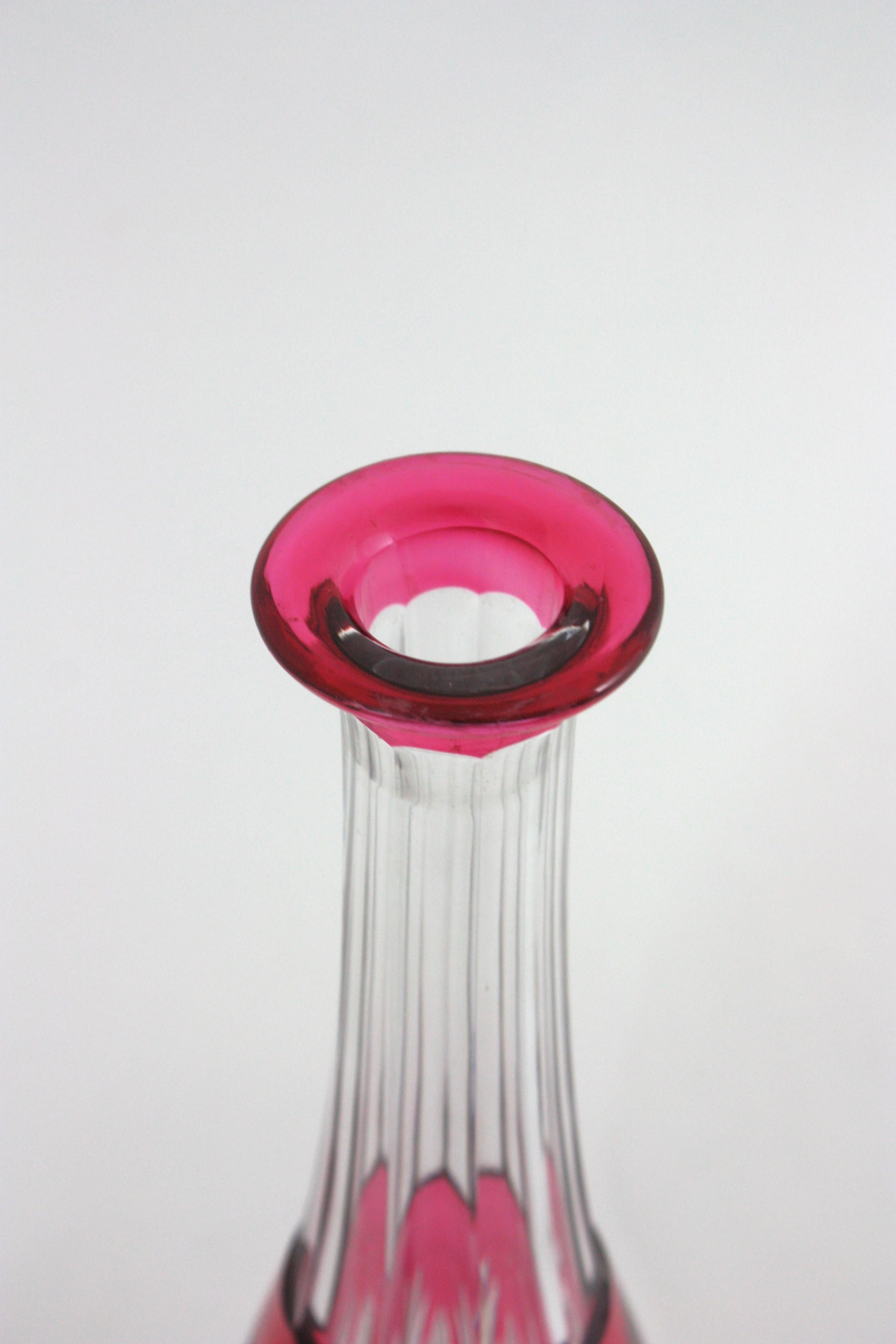 Decanter alto per liquori in cristallo rosa e trasparente in vendita 6