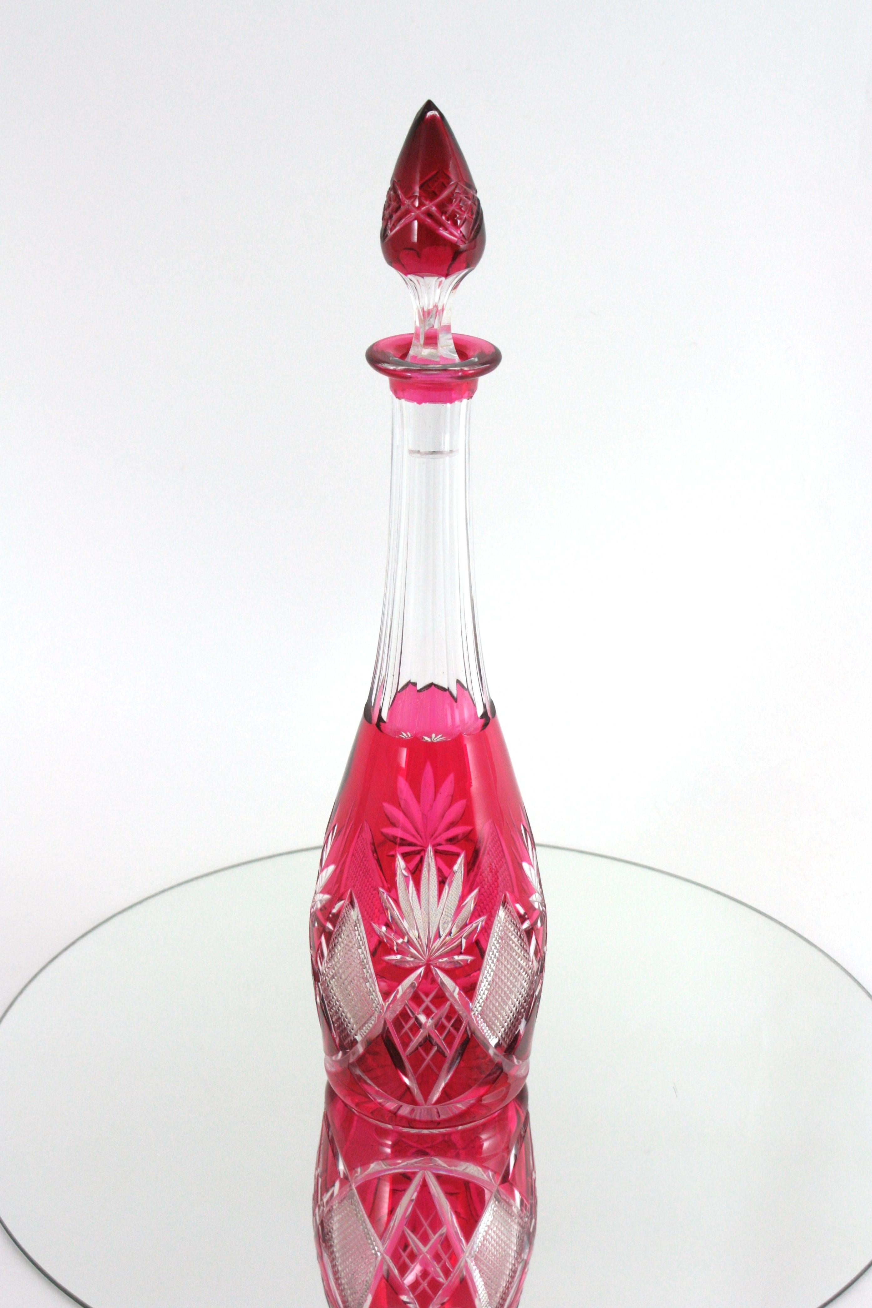 Decanter alto per liquori in cristallo rosa e trasparente in vendita 7
