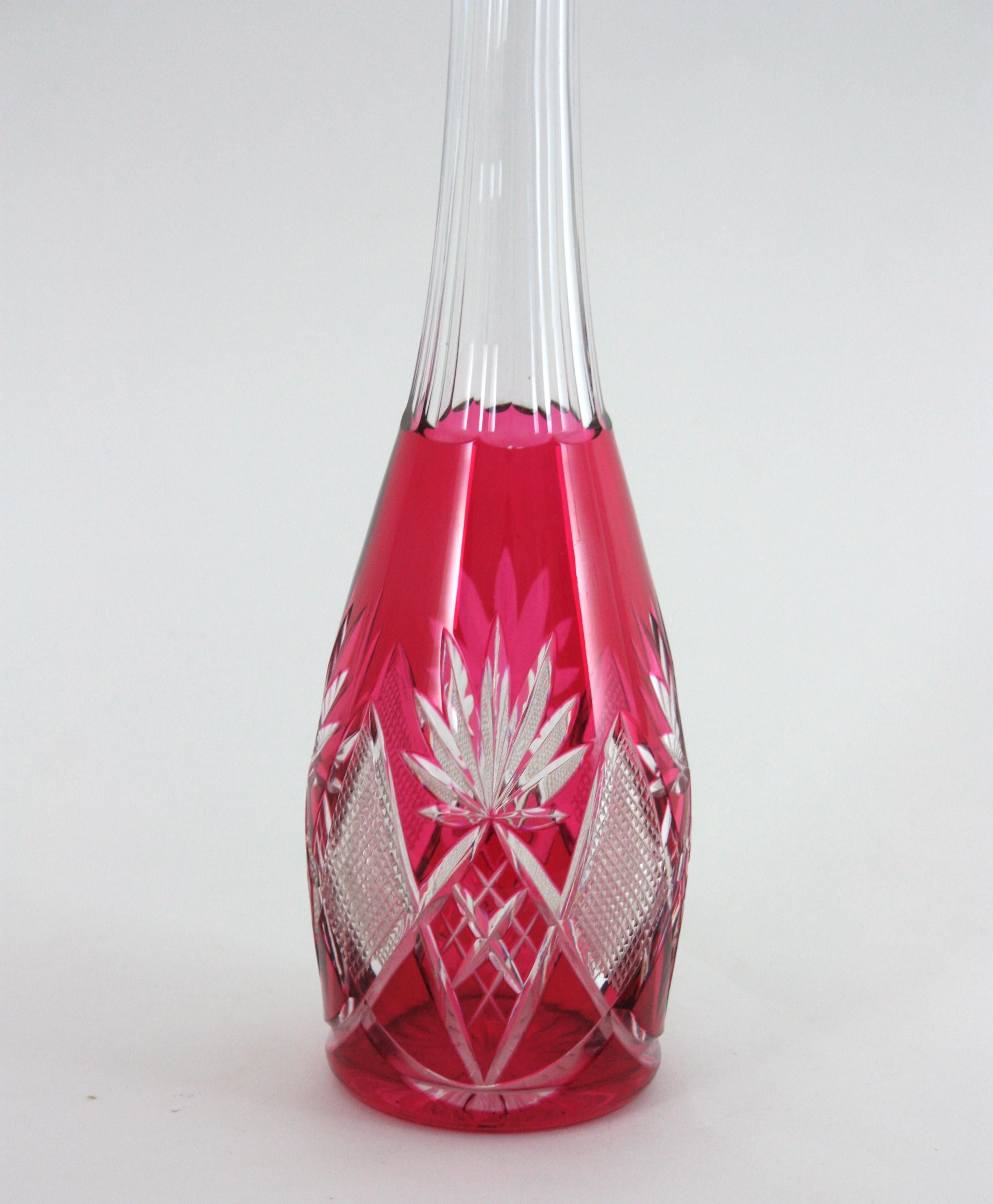 Fatto a mano Decanter alto per liquori in cristallo rosa e trasparente in vendita