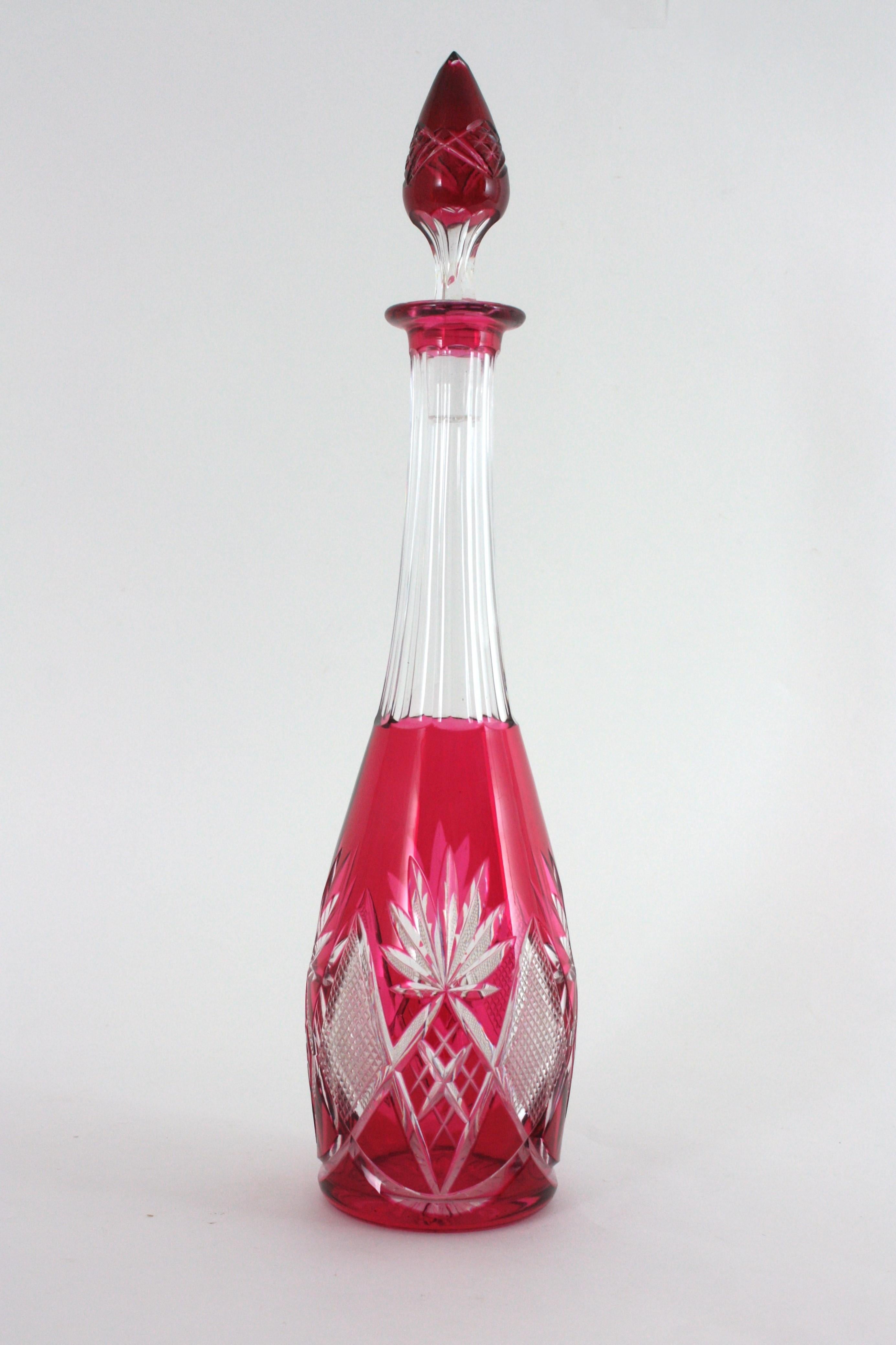 Decanter alto per liquori in cristallo rosa e trasparente in vendita 1