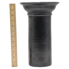 Vaso alto in ceramica smaltata nera metallizzata olandese con collo largo e labbro
