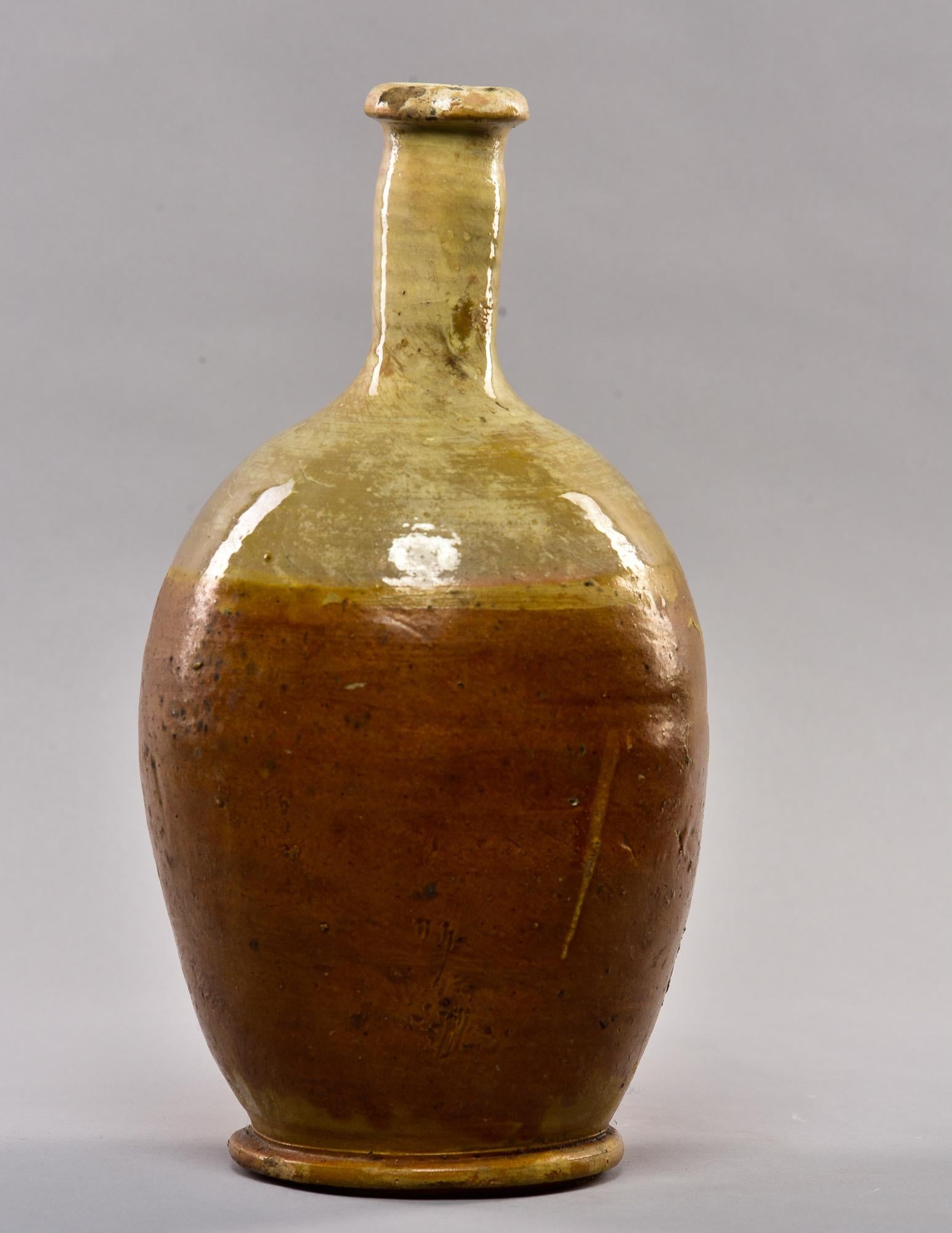Rustikale französische Vase aus dem frühen 20. Jahrhundert im Zustand „Gut“ im Angebot in Troy, MI