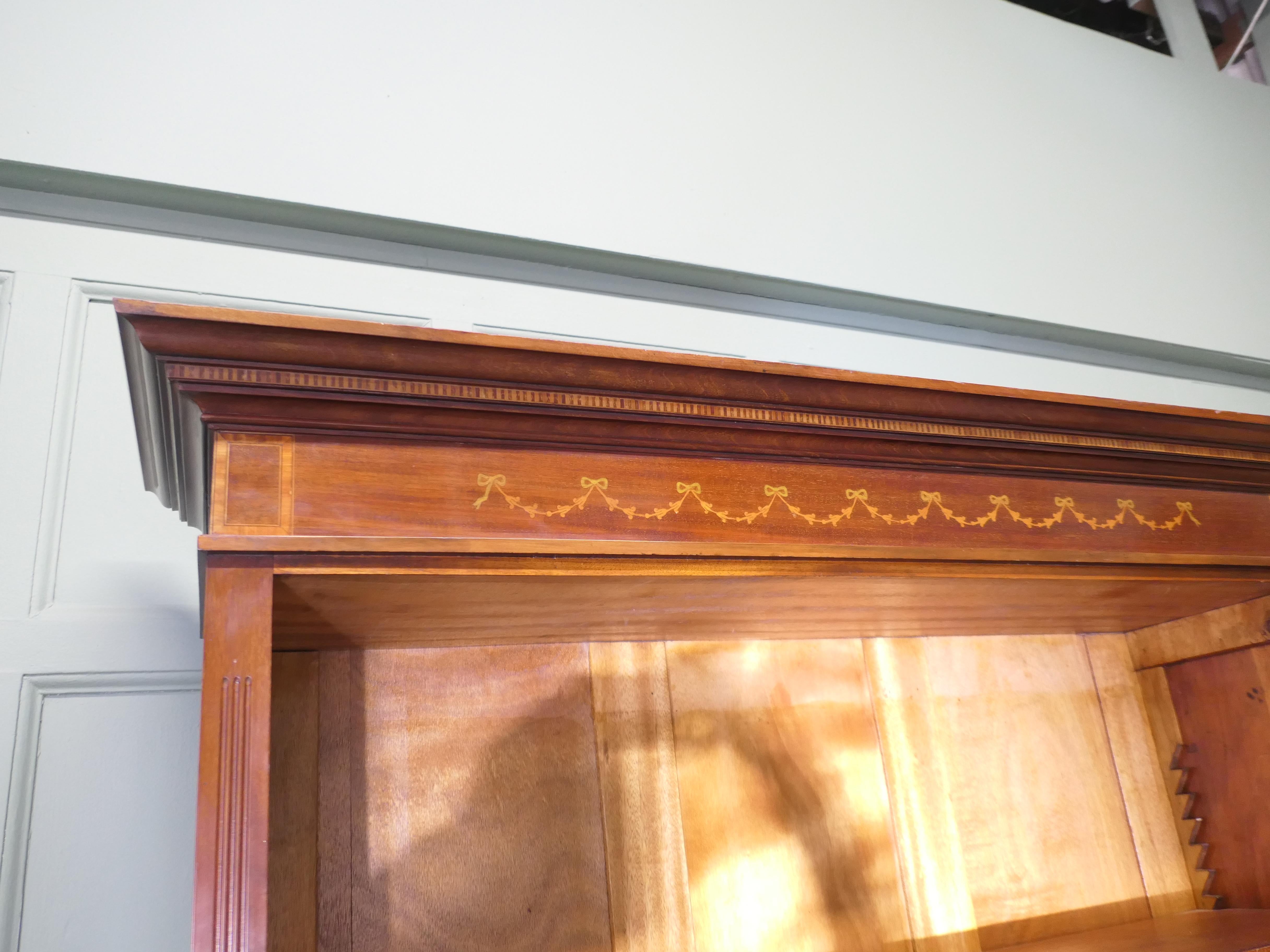 Tall Edwardian Walnut Bookcase in vendita 1