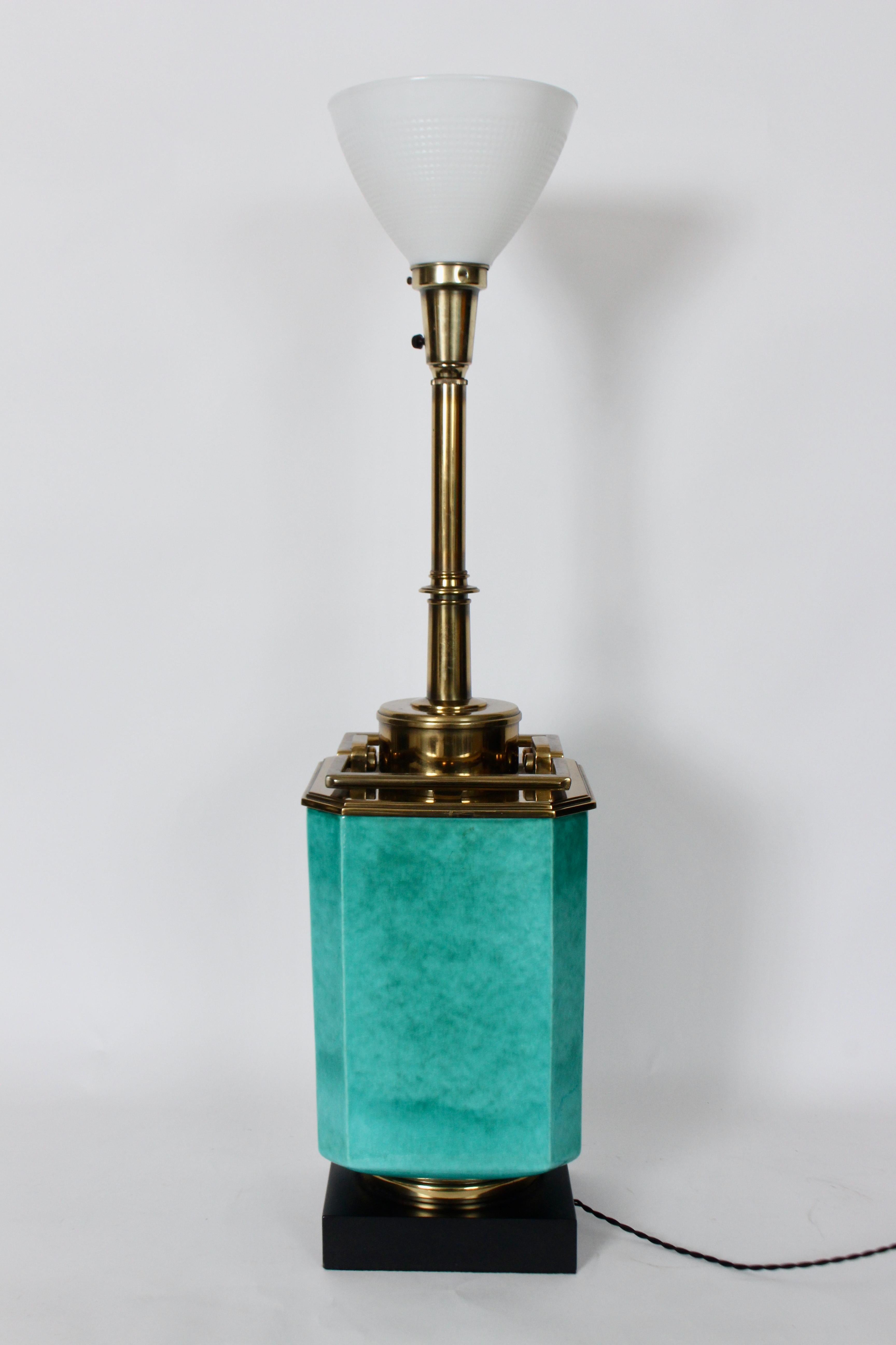 Edwin Cole für Stiffel Tischlampe aus Aqua-Keramik und Messing mit Glasschirm im Angebot 1