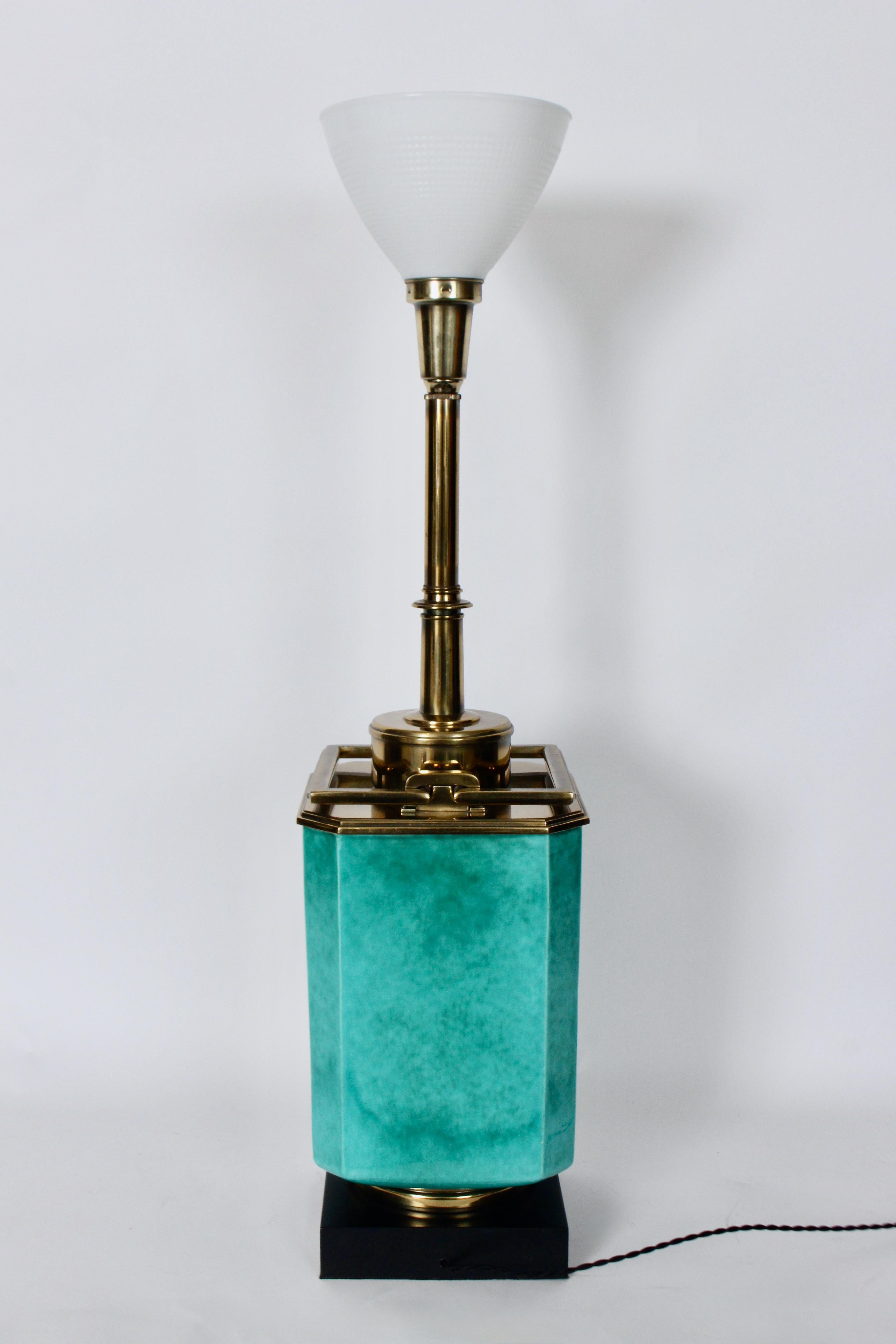 Edwin Cole für Stiffel Tischlampe aus Aqua-Keramik und Messing mit Glasschirm (Glasiert) im Angebot