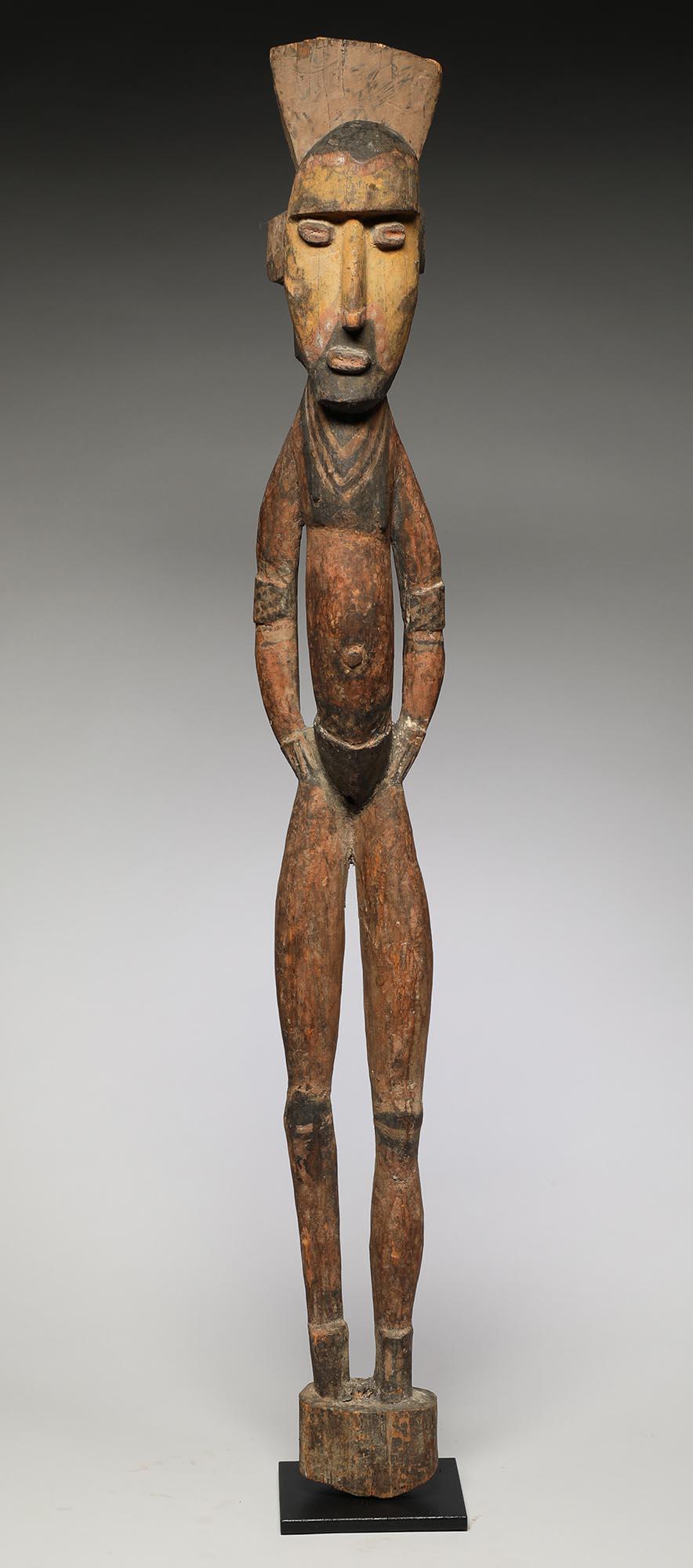 Tribal Tall Elegant Maprik Standing Wood Figure from Papua New Guinea, Mid-20th Century