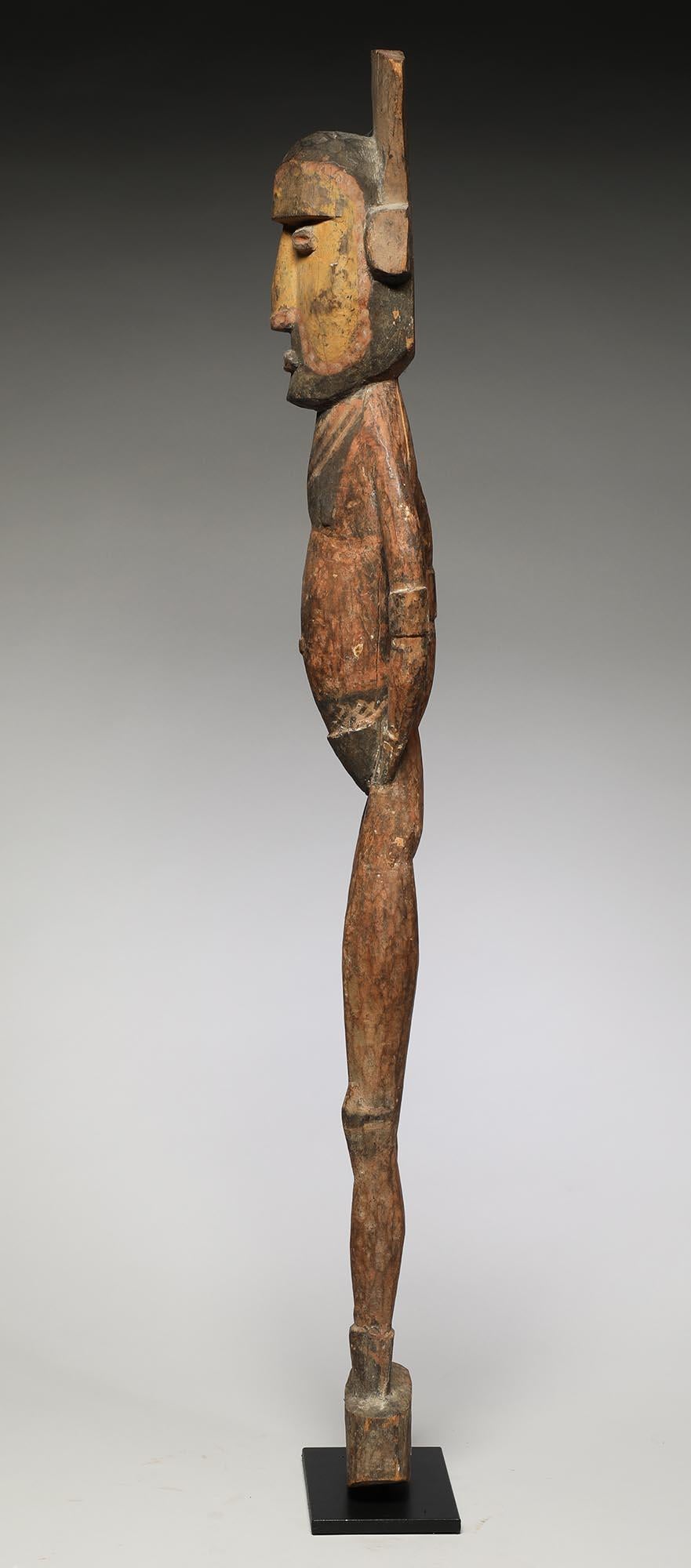 Hand-Carved Tall Elegant Maprik Standing Wood Figure from Papua New Guinea, Mid-20th Century