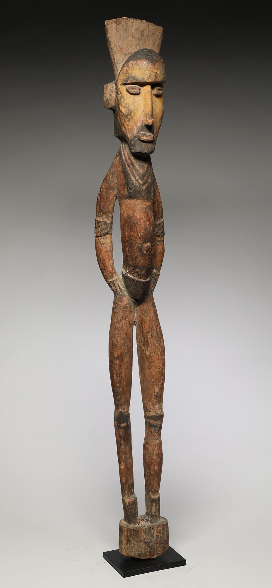 Tall Elegant Maprik Standing Wood Figure from Papua New Guinea, Mid-20th Century 1