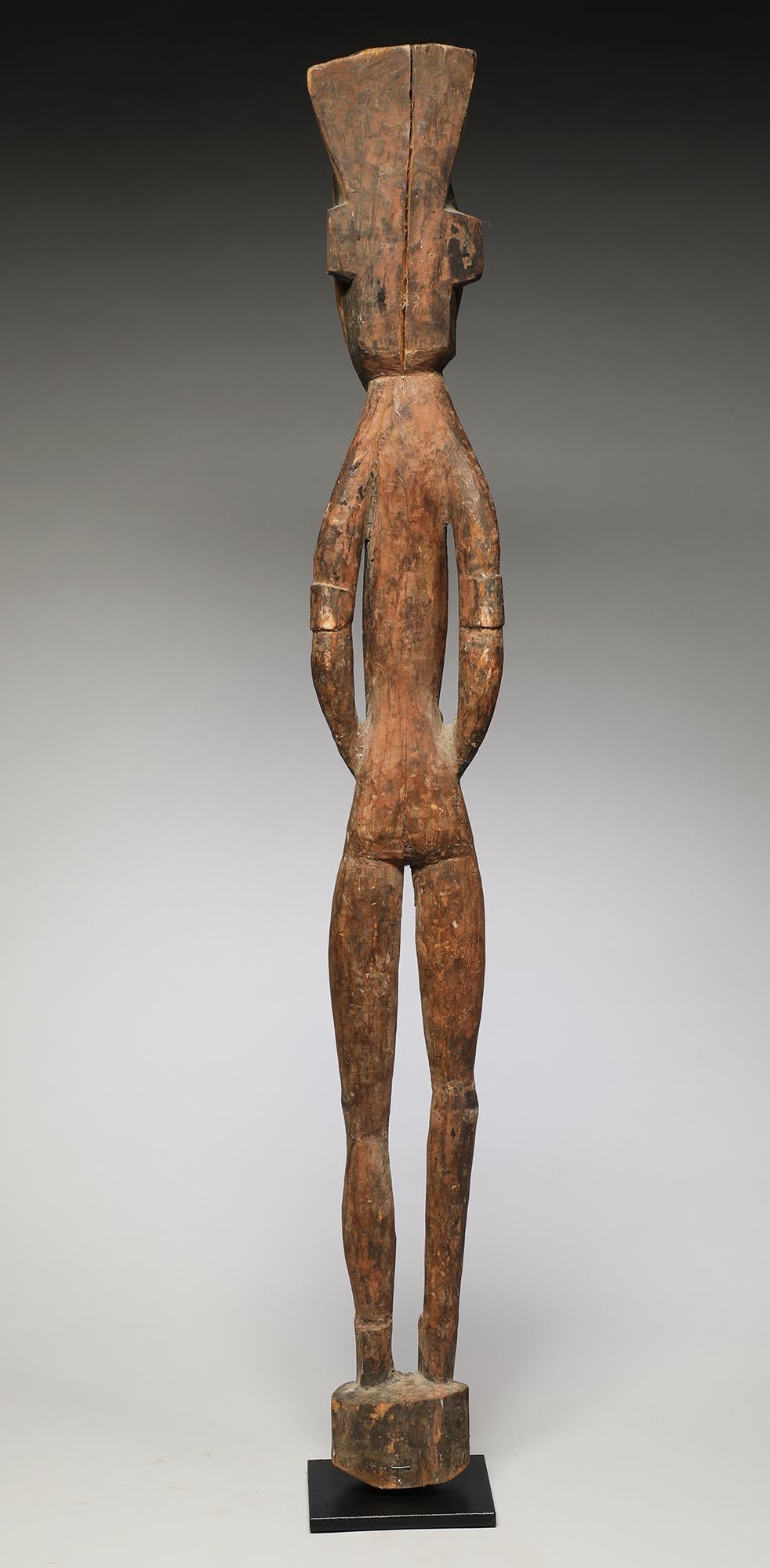 Tall Elegant Maprik Standing Wood Figure from Papua New Guinea, Mid-20th Century 2