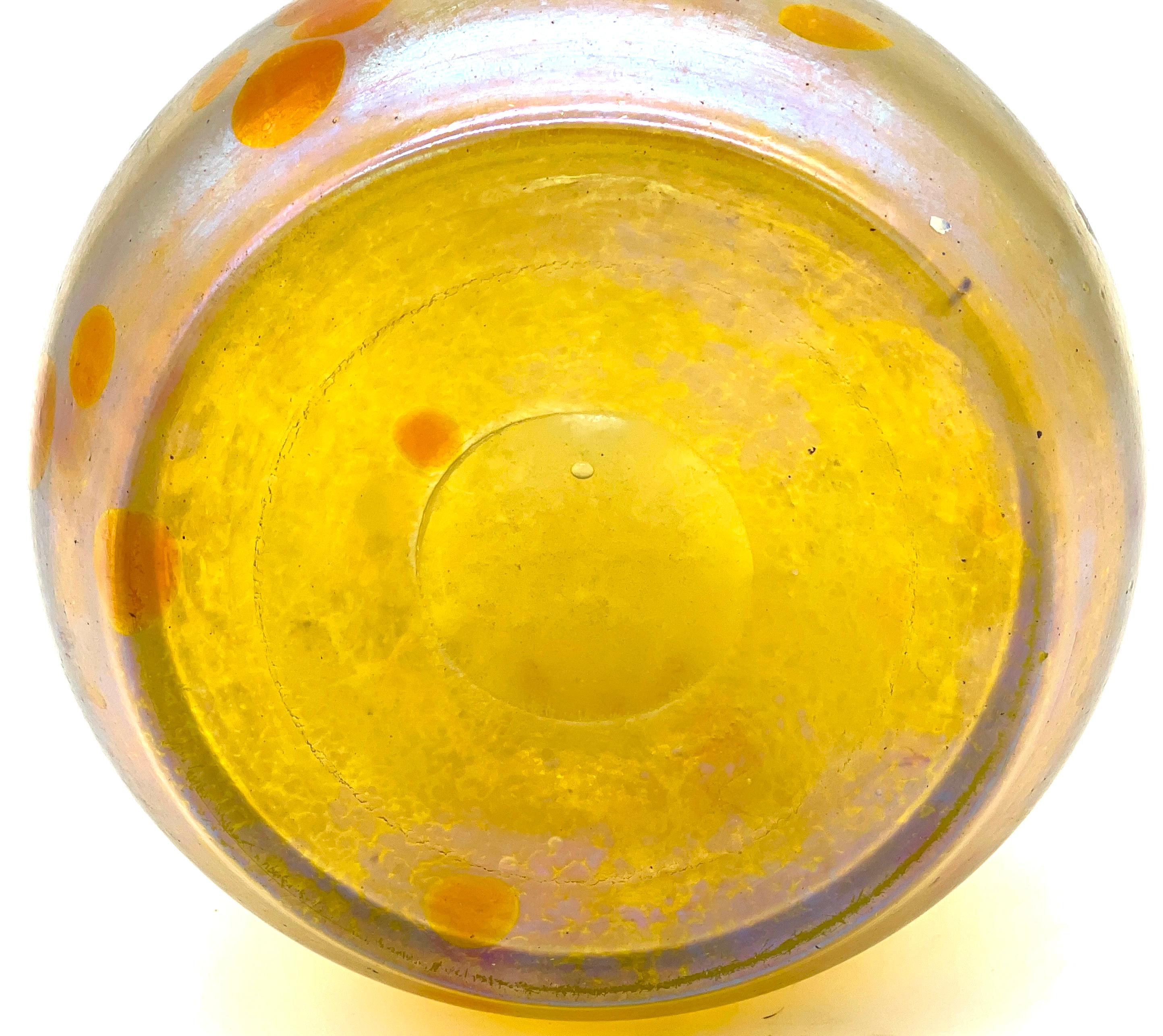Vaso alto e allungato Loetz Austria decorato a macchie d'olio, circa 1900 in vendita 3